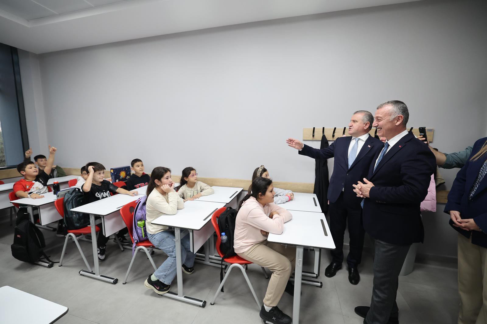 Bakan Bak, Hasan Doğan Bilgievi Ve Sporcu Eğitim Merkezi'ni Gezdi (4)