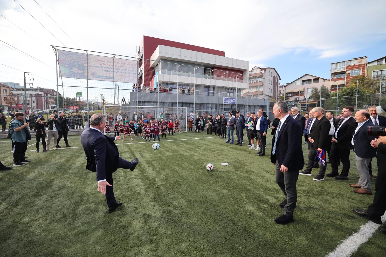 Bakan Bak, Hasan Doğan Bilgievi Ve Sporcu Eğitim Merkezi'ni Gezdi (7)