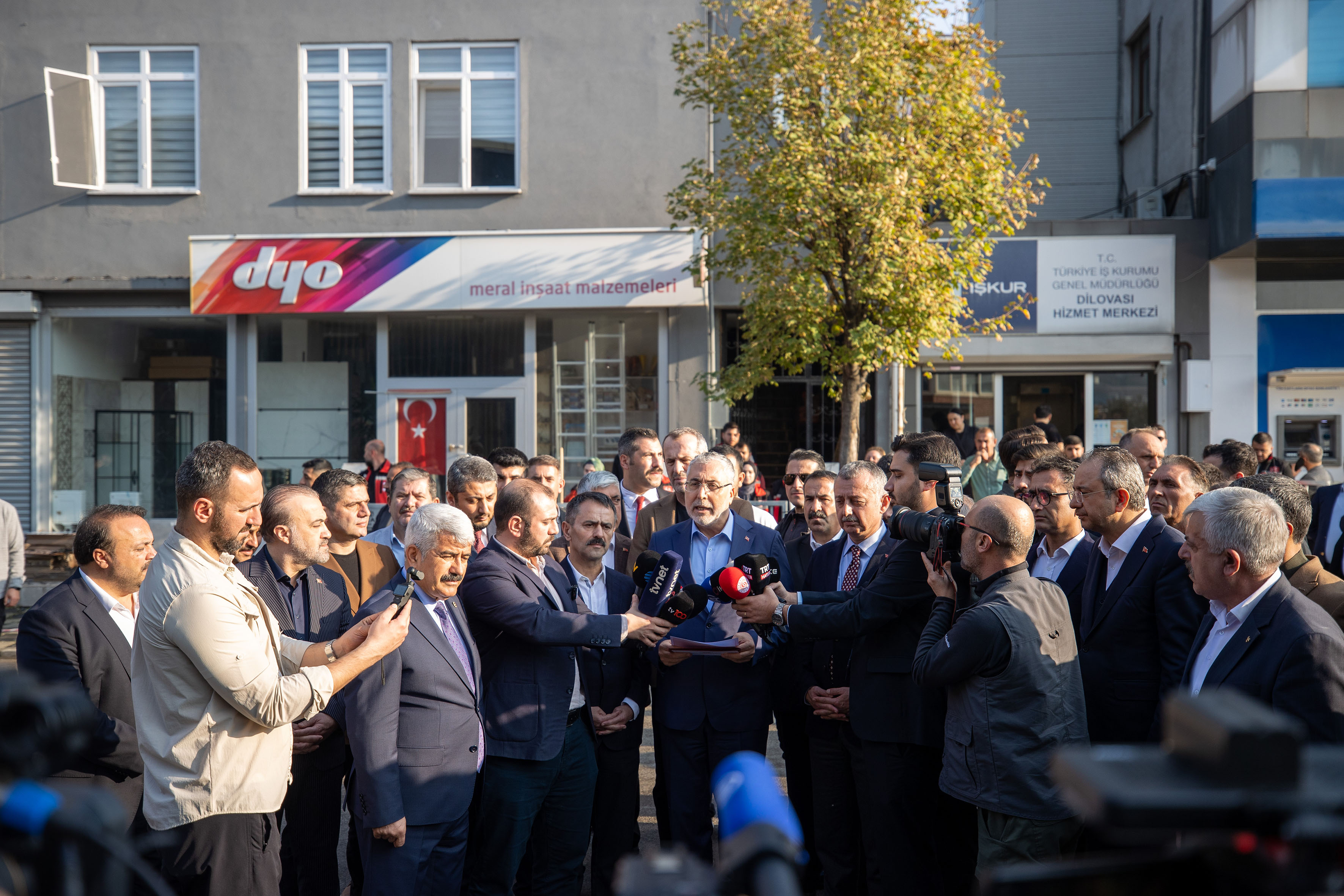 Bakan Vedat Işıkhan Dilovası'nda İncelemelerde Bulundu! 2