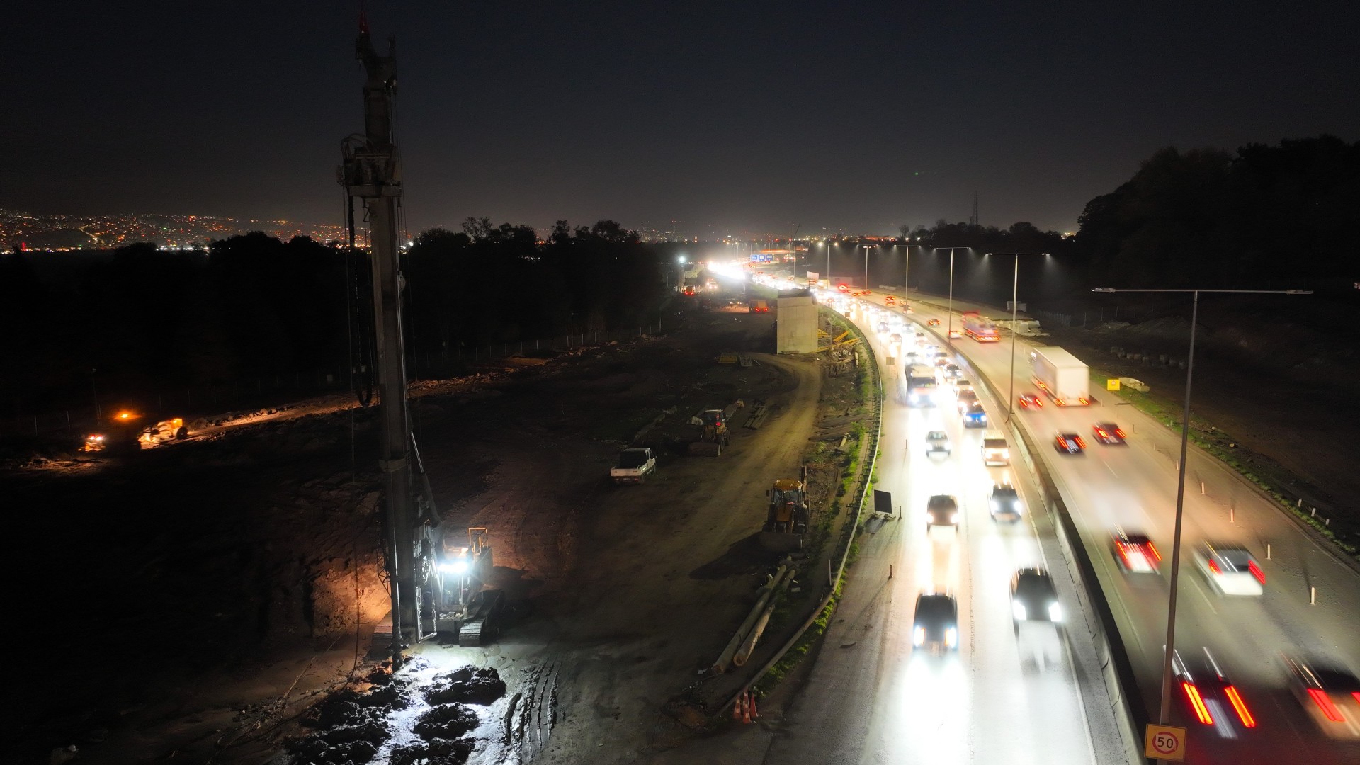 Başiskele Kavşak Projesi'nde Işıklar Hiç Sönmüyor (1) 1
