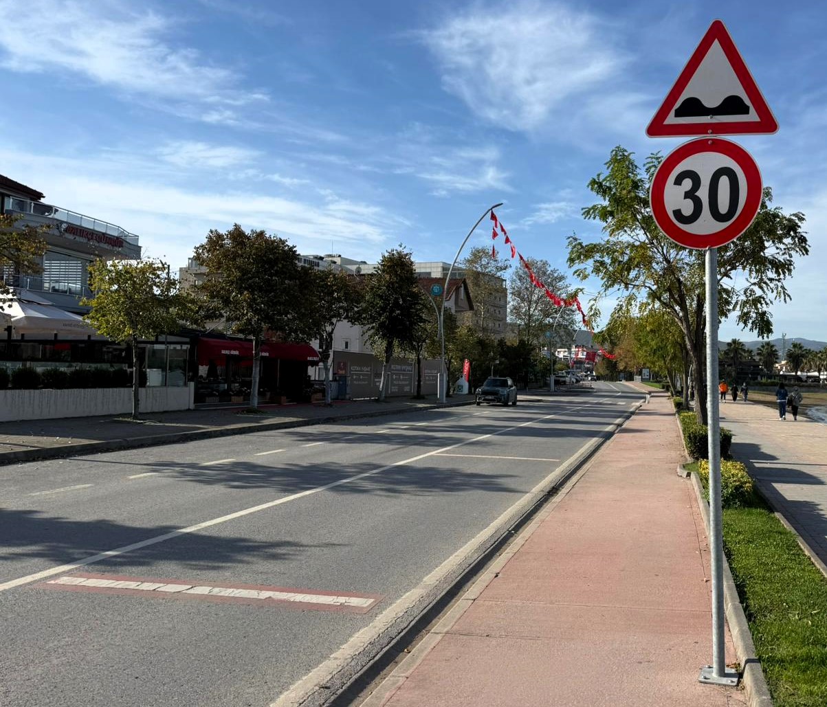Başiskele Sahilinde Trafik Akışı Yeniden Düzenlendi (4)
