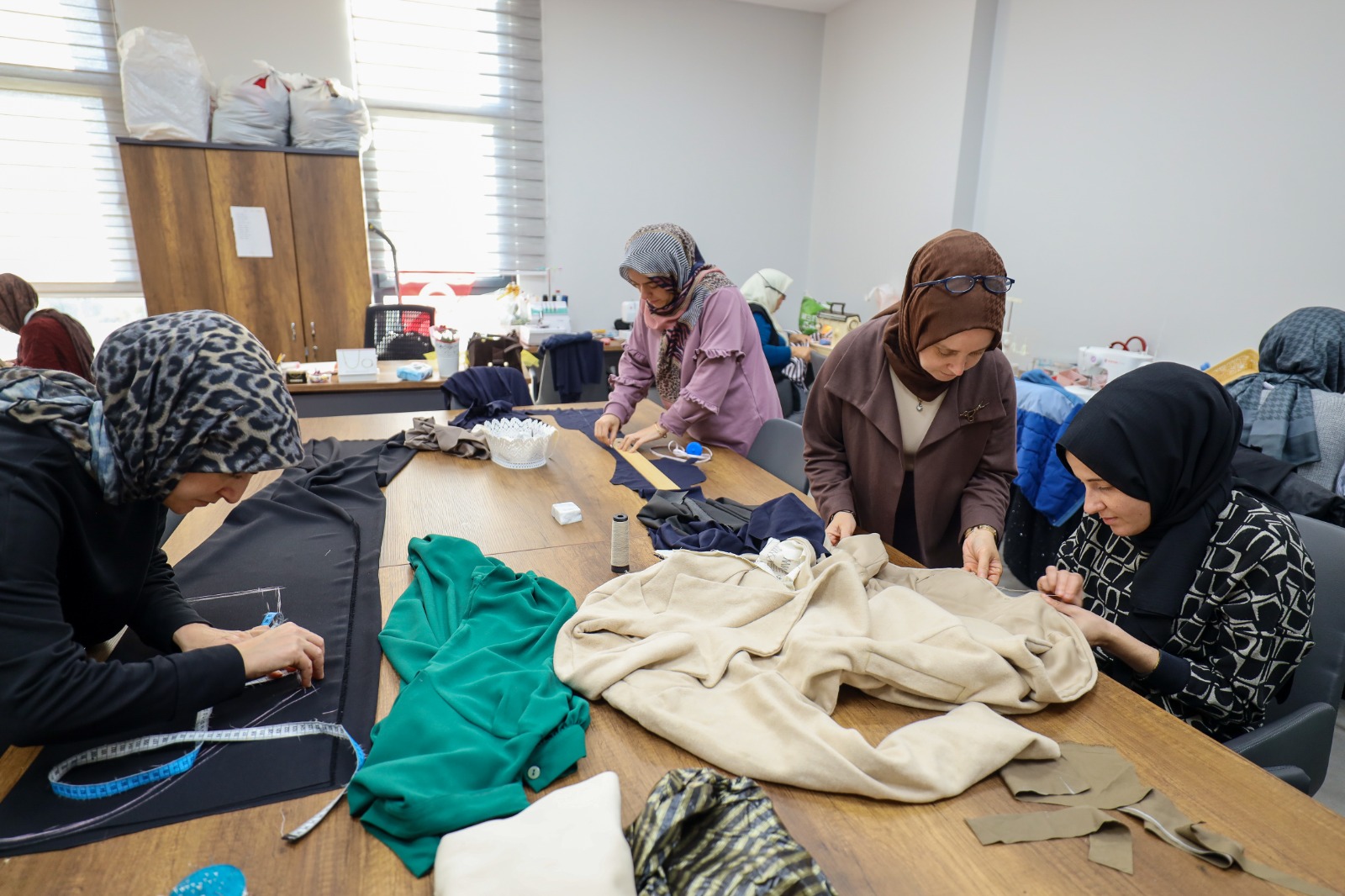 Başiskele’de Baş Mek Rüzgarı Kadınlar Hem Üretiyor Hem Öğreniyor (2)