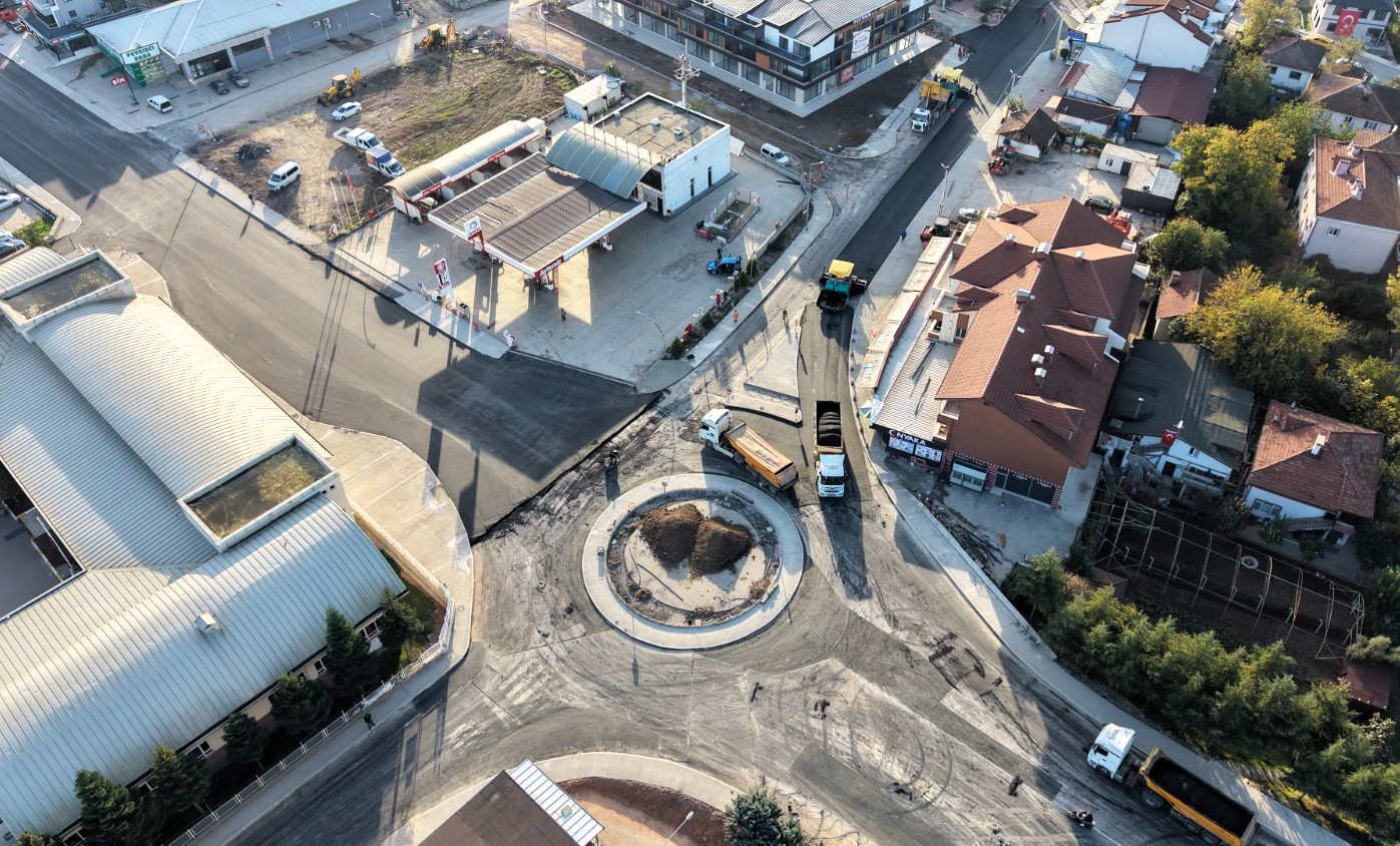 Başiskele’de Trafik Çehresi Değişiyor! 7 Noktada Kavşak Düzenlemesi Başladı (3)