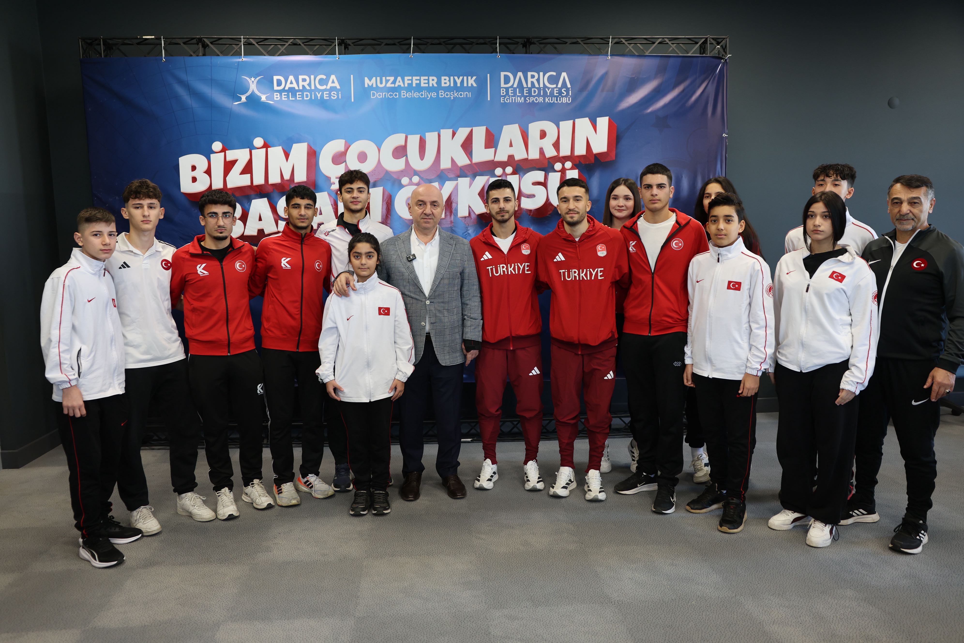 Başkan Bıyık Milli Sporcularla Bir Araya Geldi (5)