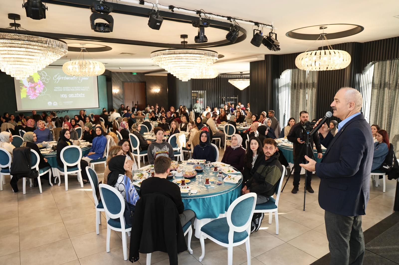 Başkan Büyükgöz, Gebzeli Eğitimcilerle Öğretmenler Günü’nde Buluştu (6)