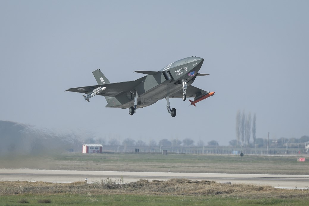 Bayraktar Kizilelma Tarihe Geçti Dünyada İlk Kez Jet Motorlu Hava Hedefini Görüş Ötesi Füzeyle Vurdu (1)