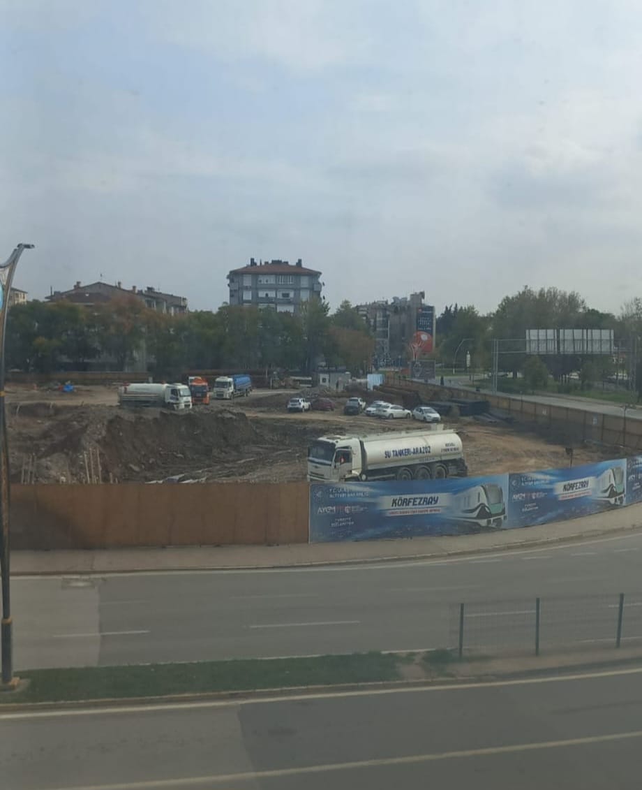 Bir Faciada Anıtpark'ta Mı Olacak Koü'lü Öğrenciler Metro Çalışmasından Endişeli! 2