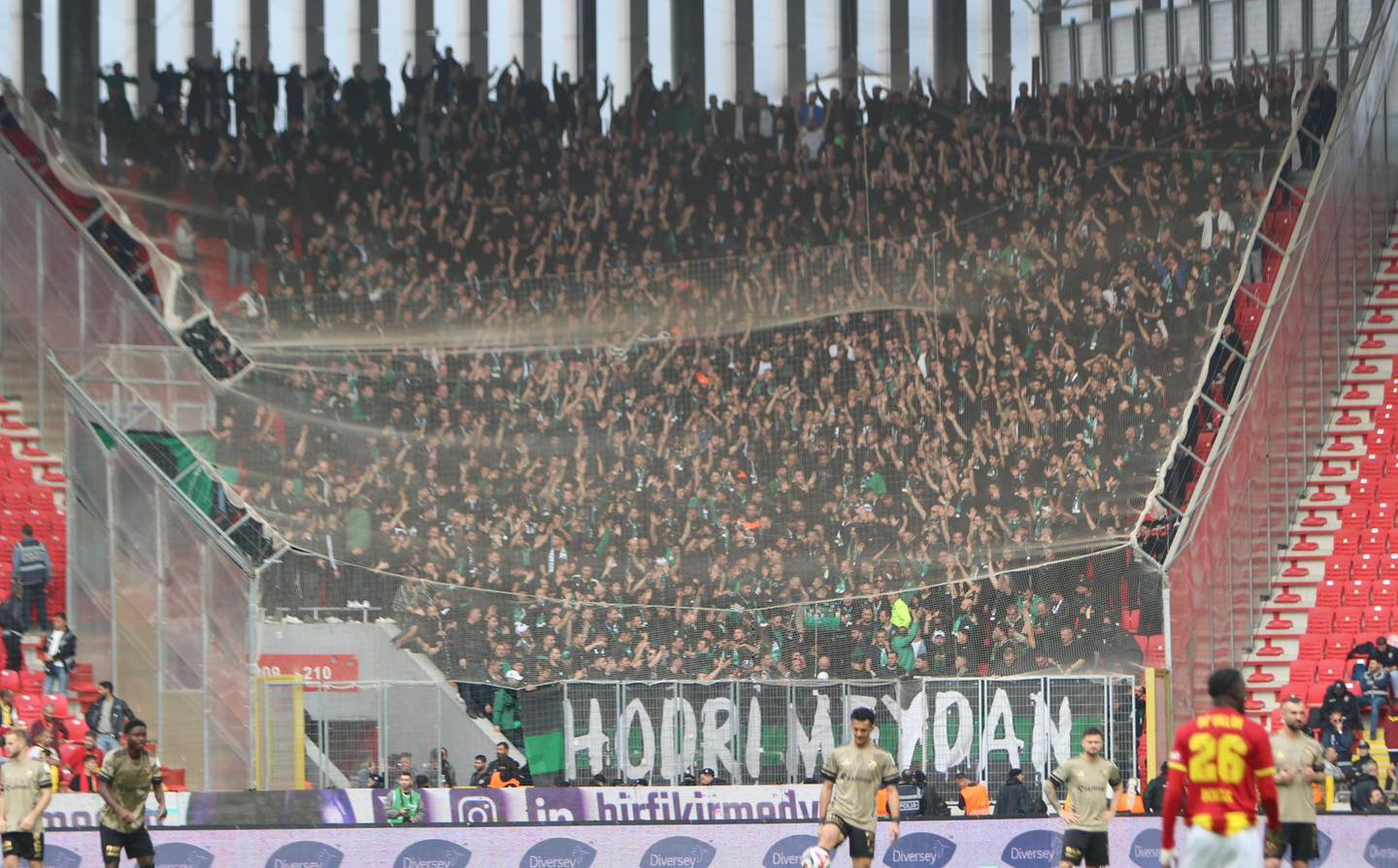Büyükakın, Hem Kocaelispor'u, Hem De Taraftarı Kutladı (2)