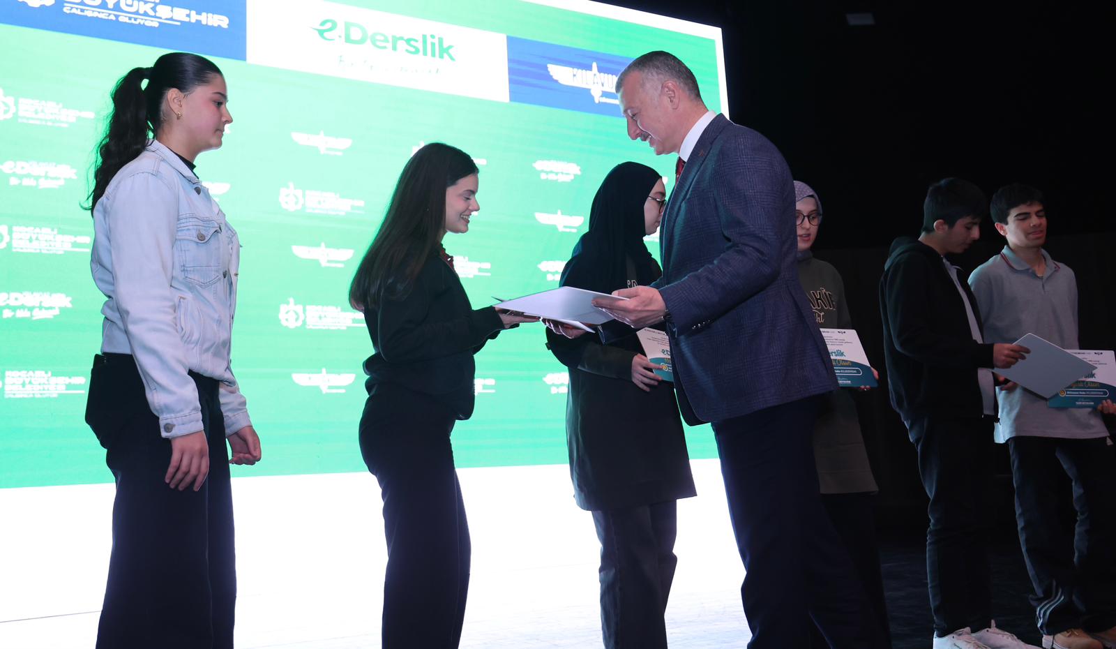 Büyükşehir'den Öğrenciler Için Dev Hizmet (2)