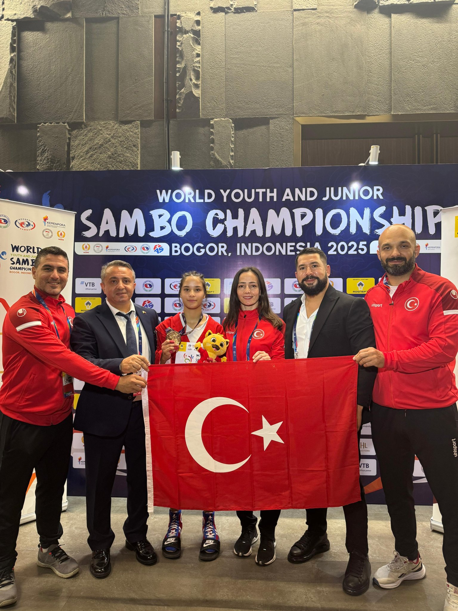 Ceylin Ve Kardelen, Judoda Istikbal Vaat Ediyor (18)