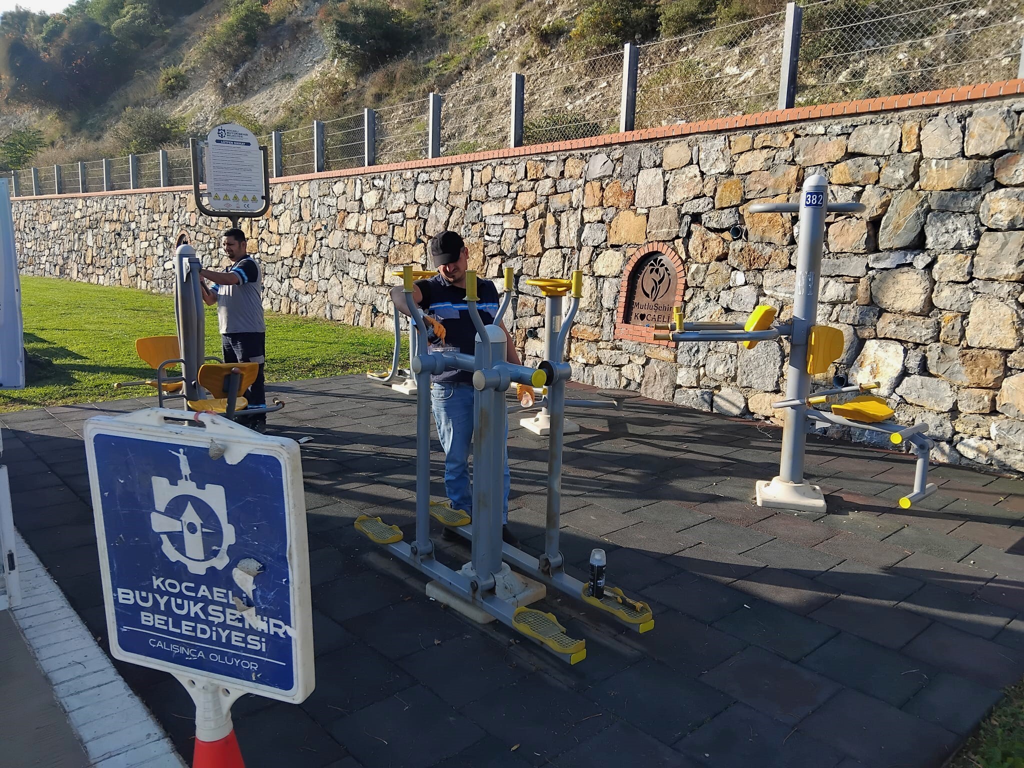 Darıca Millet Bahçesi’nde Bakım Seferberliği Oyun Ve Spor Alanları Yenileniyor (4)