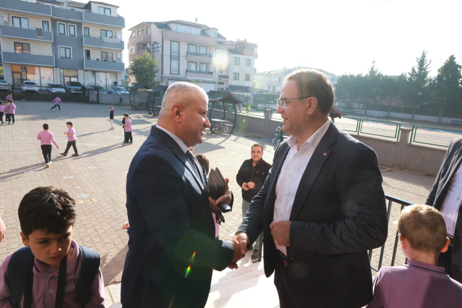 Derince Belediye Başkanı Gökçe’den Huriye Pak Okulları’na Ziyaret 1