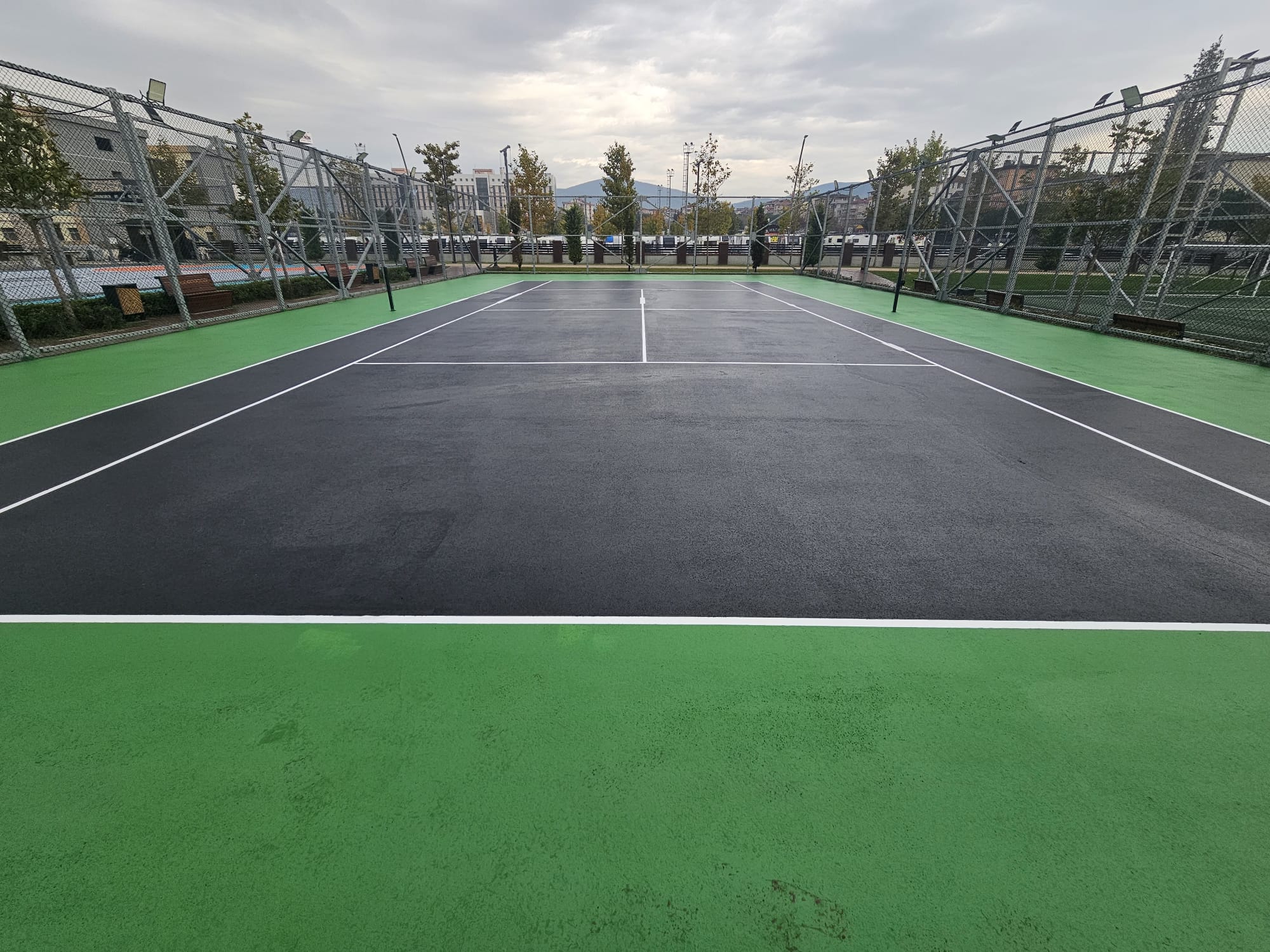 Derince Sağlıklı Yaşam Parkı'ndaki Basketbol Ve Tenis Sahaları (1)