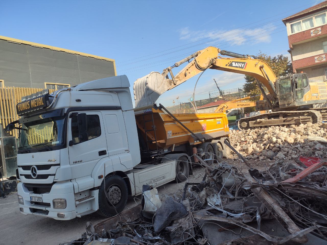 Dilovası’nda 7 Kişiye Mezar Olan Fabrikanın Yıkımı Tamamlandı (1)