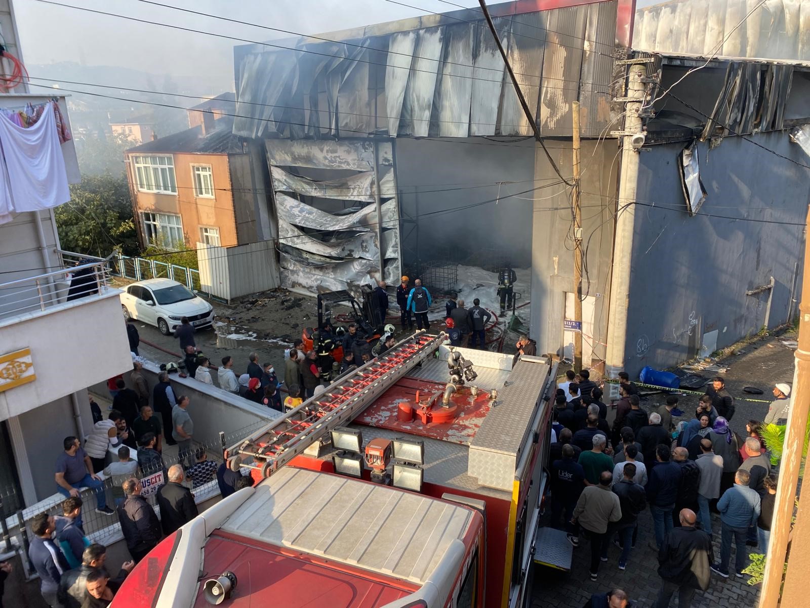 Dilovası'nda Ki Yangında Hayatını Kaybeden 6 Kadının Kimlikleri Belli Oldu 08