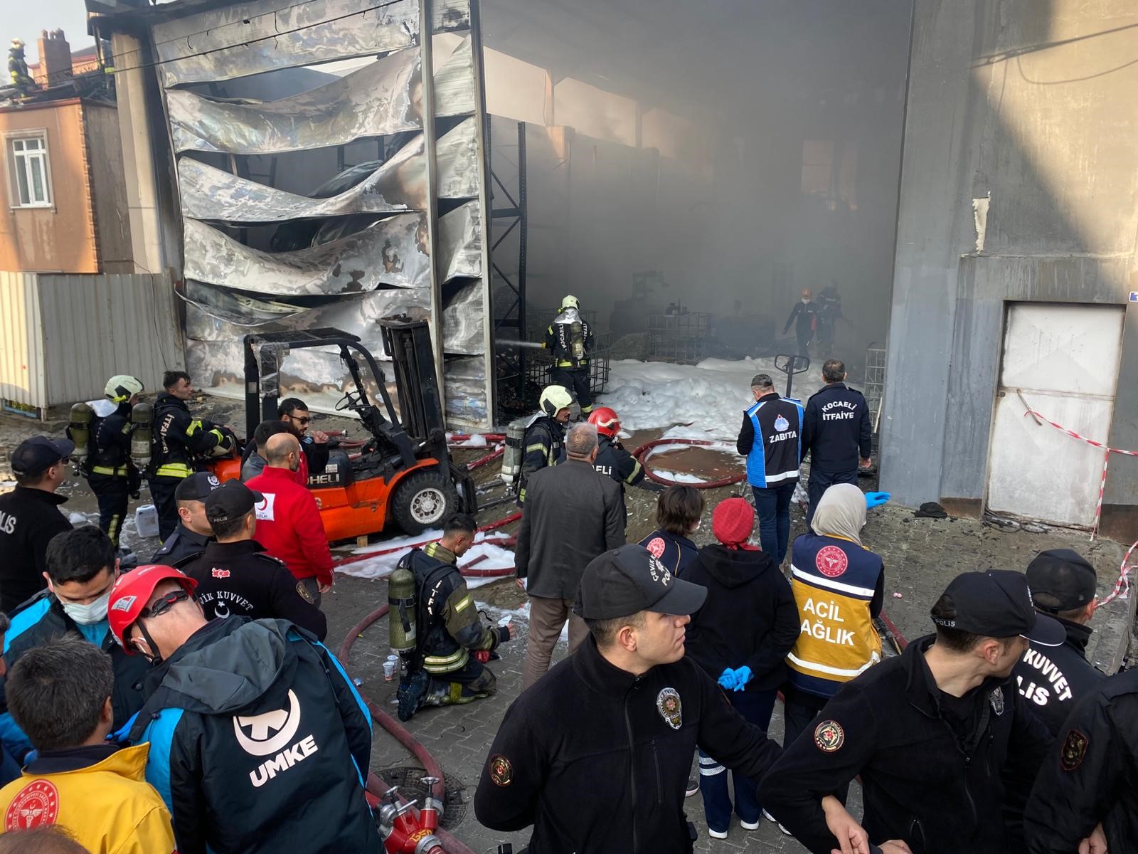 Dilovası'nda Ki Yangında Hayatını Kaybeden 6 Kadının Kimlikleri Belli Oldu 09