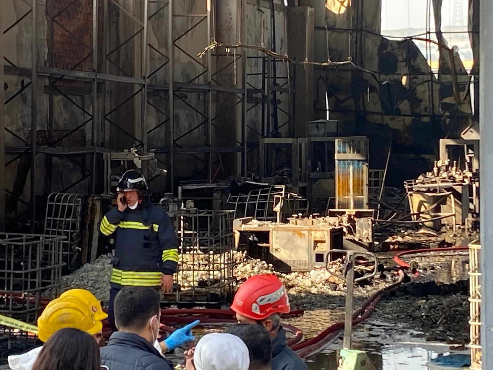 Dilovası’ndaki Yangın Faciasında 6 Kişinin Cenazesi Morg’a Kaldırıldı (3)