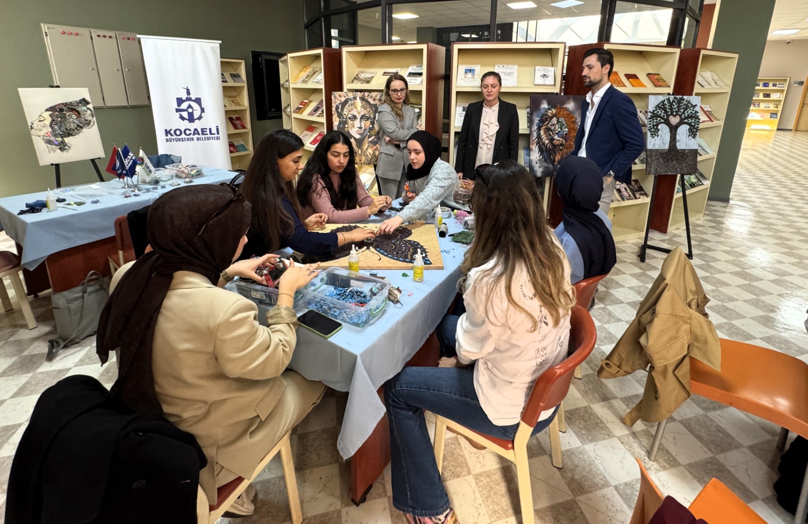 Elektronik Atıklardan Sanata Çevreci Dönüşüm (1) (Büyük)