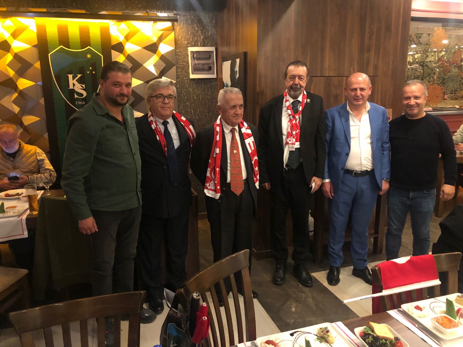 Eski Dostlar'da Cumhuriyet Coşkulu Bir Şekilde Kutlandı1