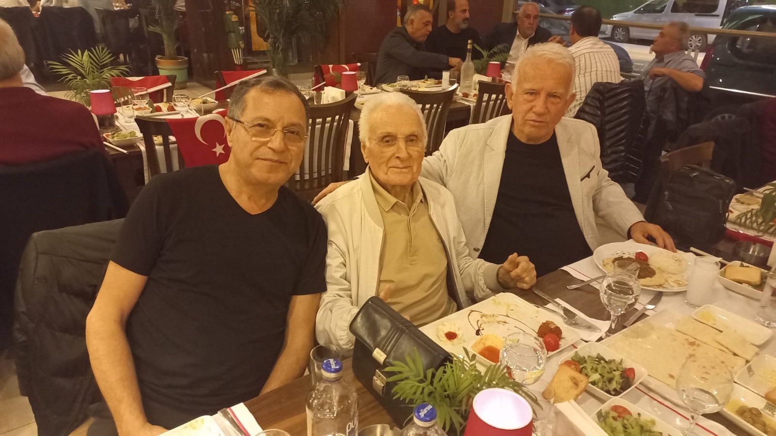 Eski Dostlar'da Cumhuriyet Coşkulu Bir Şekilde Kutlandı4