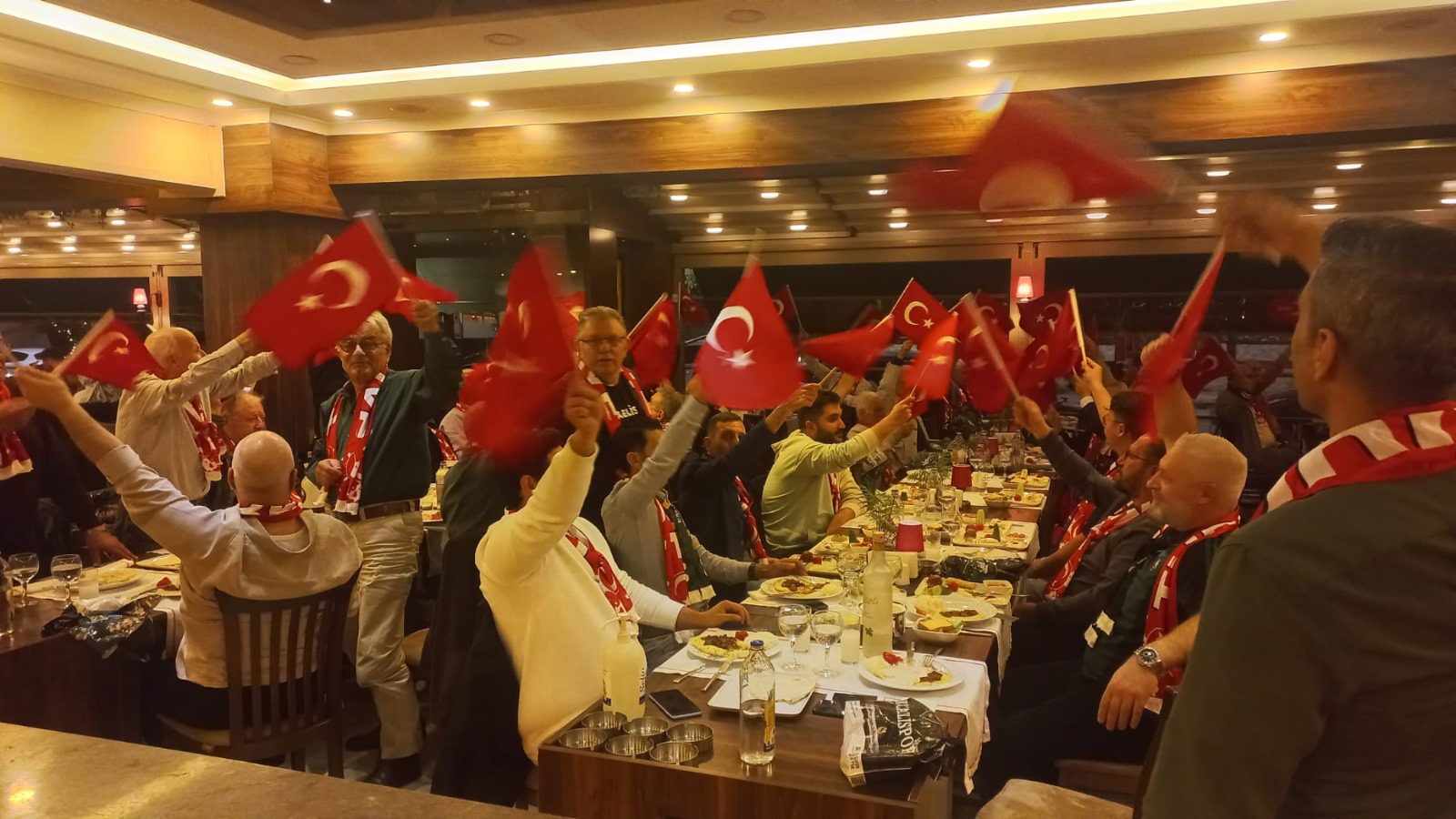 Eski Dostlar'da Cumhuriyet Coşkulu Bir Şekilde Kutlandı6