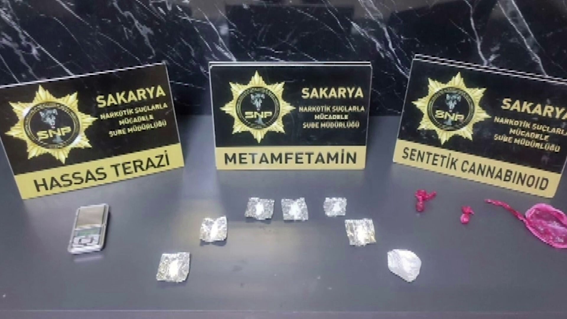 Film Sahnelerini Aratmadı! Uyuşturucu Operasyonu Kameralara Böyle Yansıdı 07