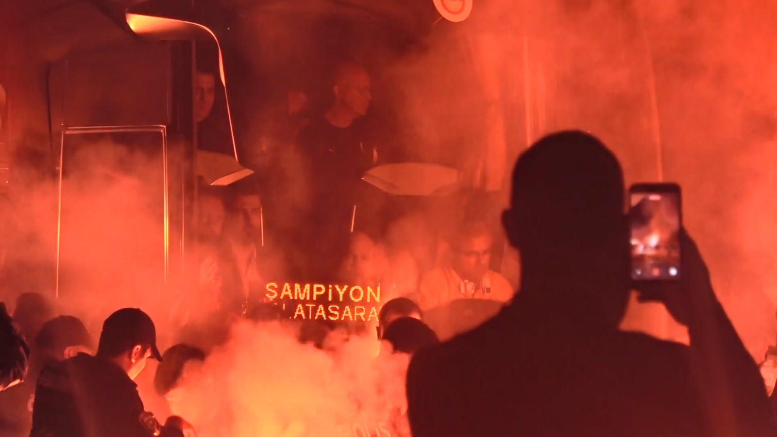 Galatasaray Kafilesi Otele Giriş Yaptı (1)