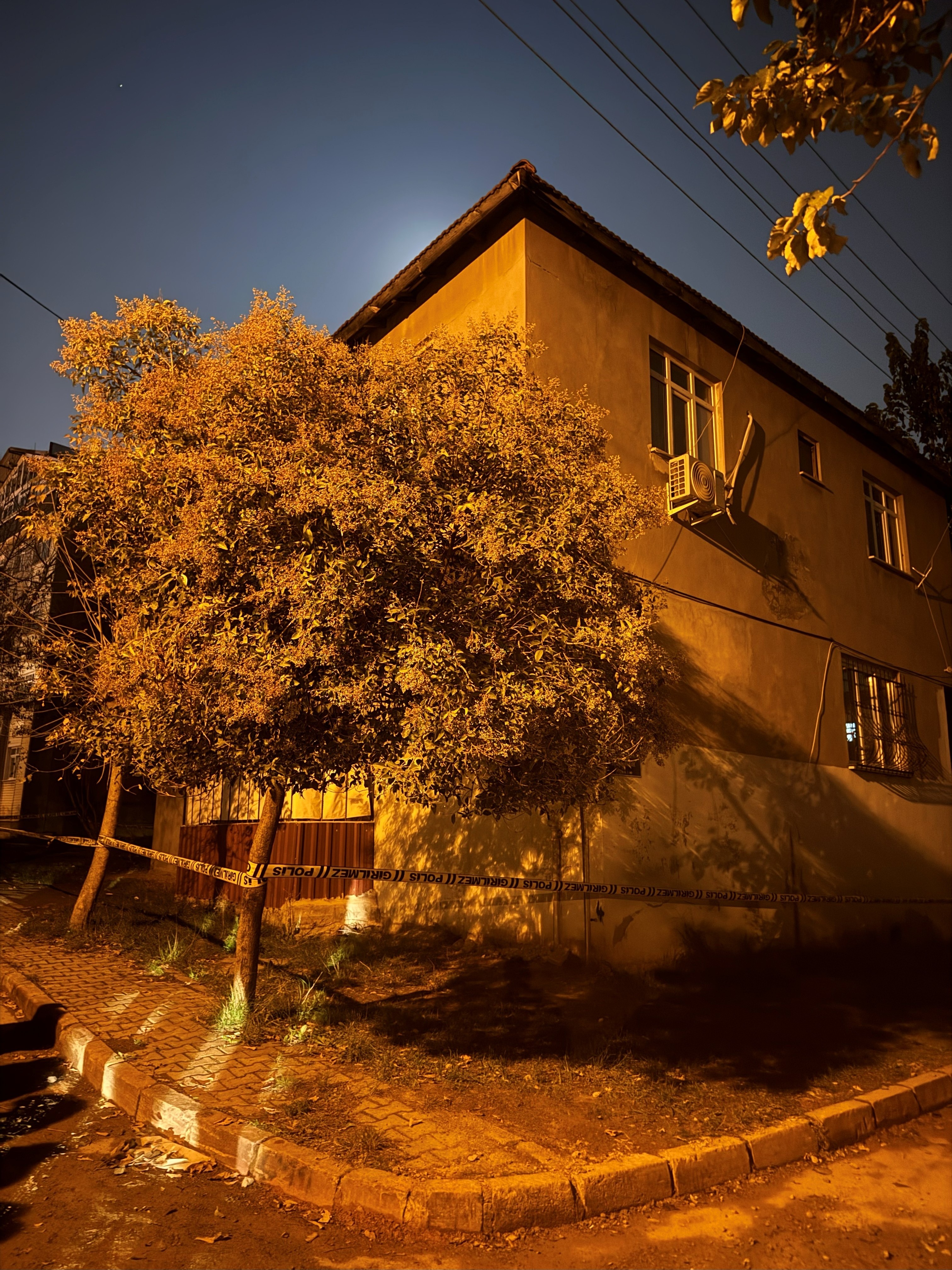 Gebze’de 2 Katlı Binada Çatlak Ve Kayma Tespit Edildi! 11 Kişi Tahliye Edildi (5)