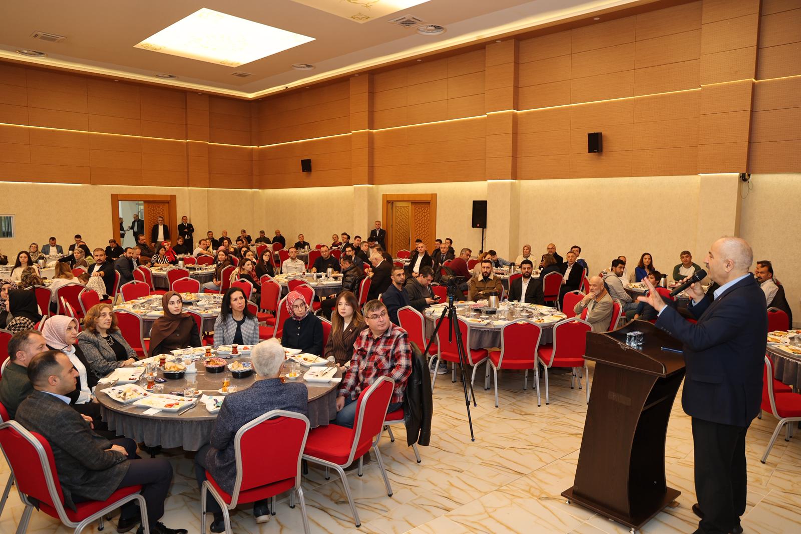 Gebze’de 24 Kasım Buluşması! Başkan Büyükgöz Öğretmenlerle Kahvaltıda Bir Araya Geldi (7)