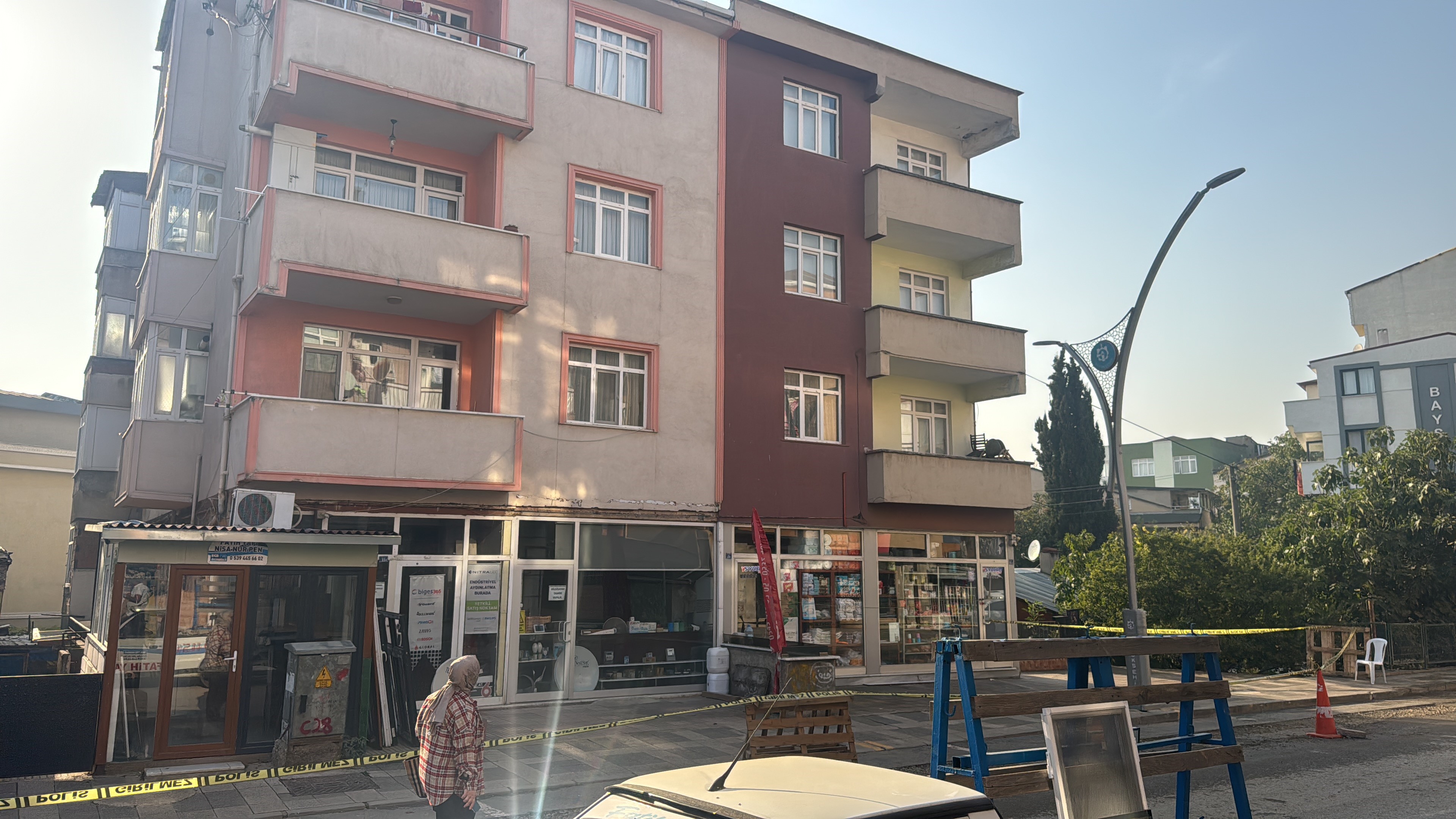 Gebze'de Çatlayan Bina Sayısı Gittikçe Artıyor! 42 Kişi Tahliye Edildi 03