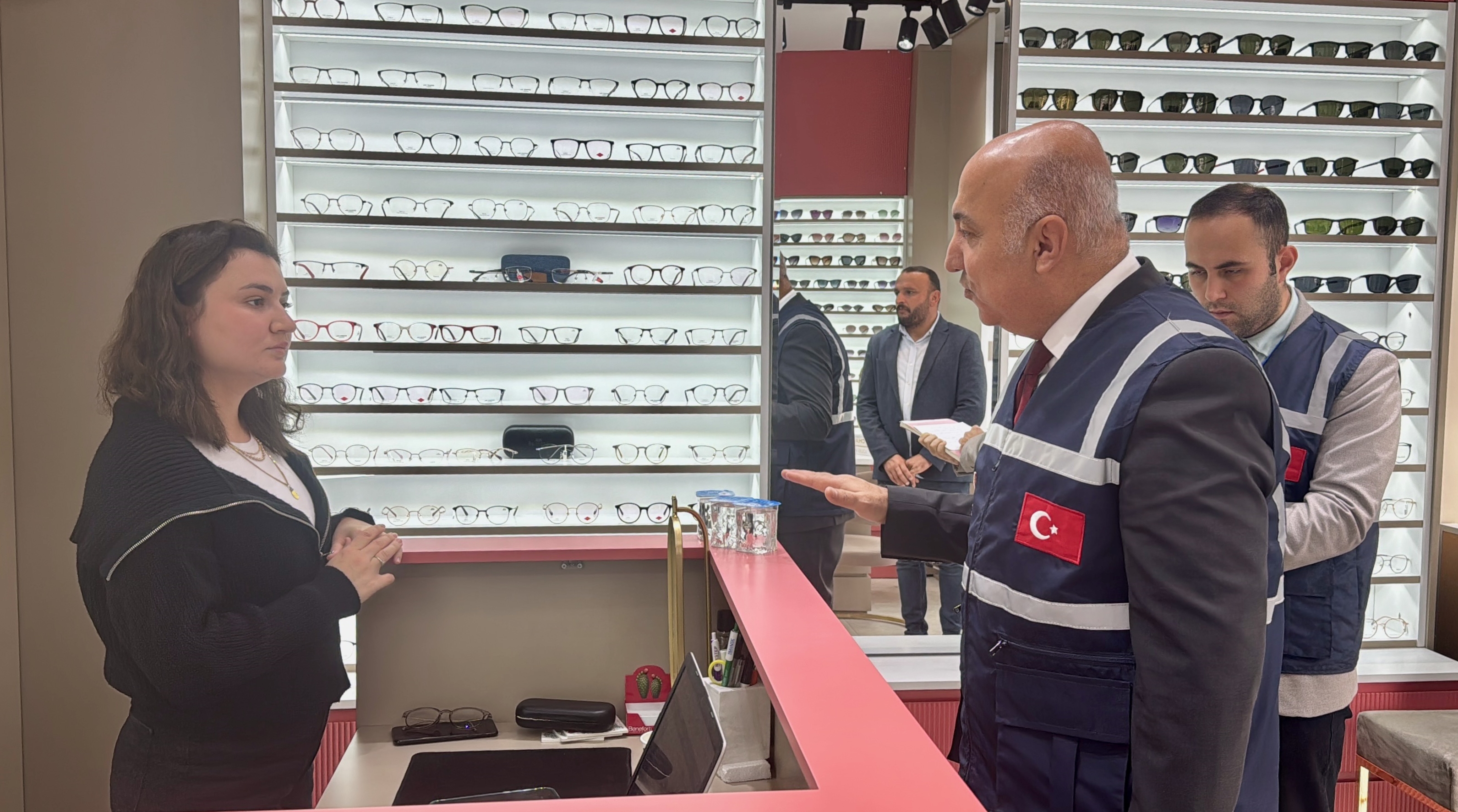 Gebze’de Çöken Apartmanın Bulunduğu Bölgede Karot Çalışmaları Sürüyor (1)