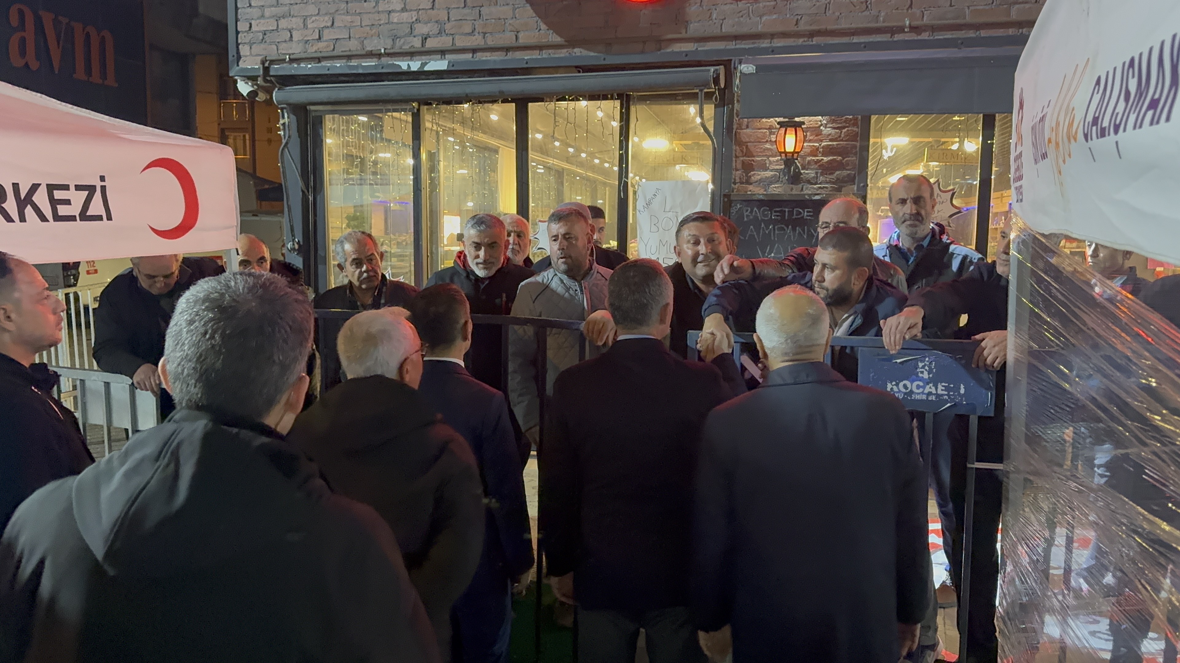 Gebze’de Çöken Binada Çalışmalar Sona Yaklaştı “Yarın Yol Haritası Açıklanacak” (2)