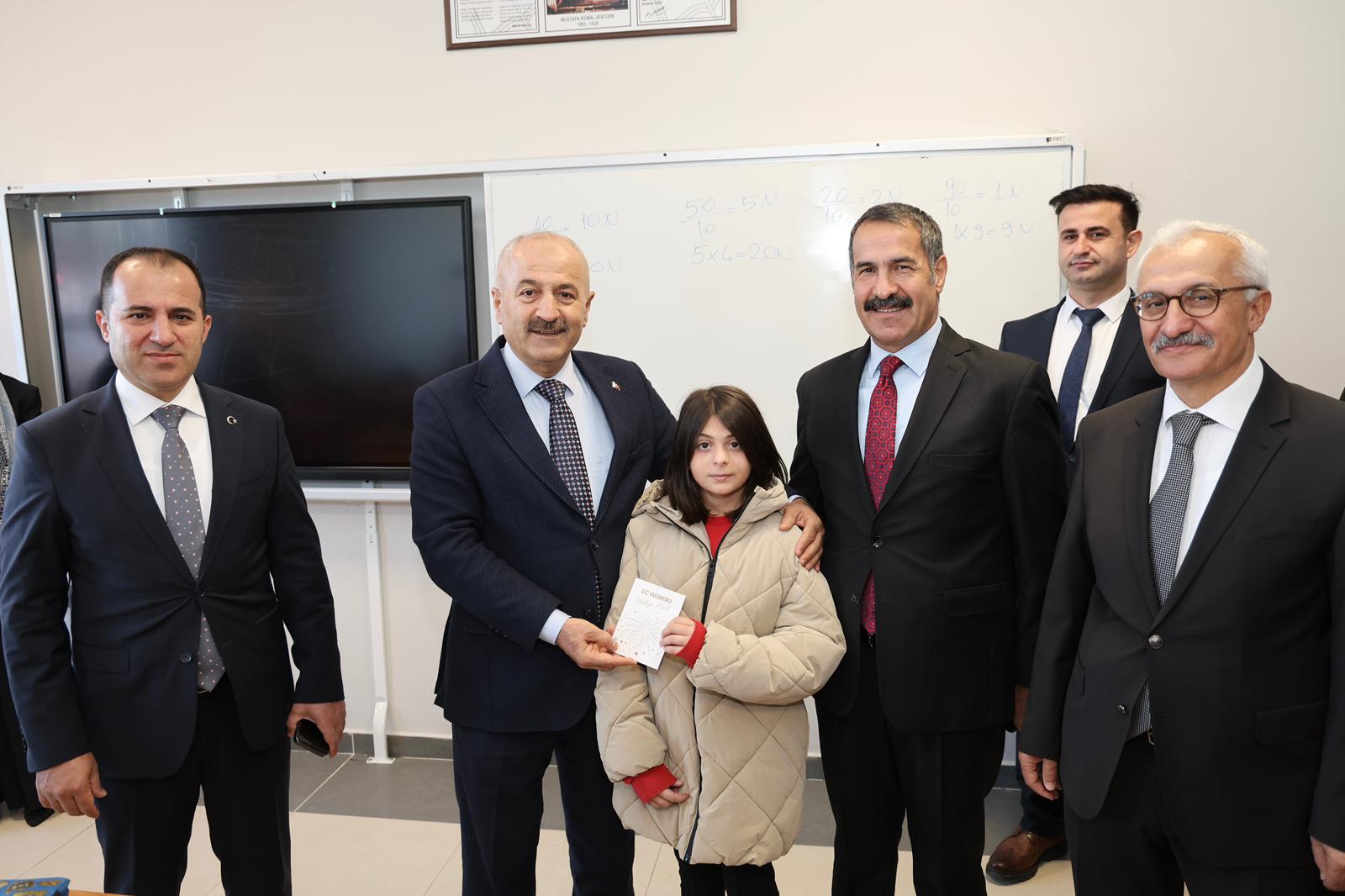 Gebze’de Eğitime Değer Katacak Aziz Sancar Ortaokulu Açıldı 7