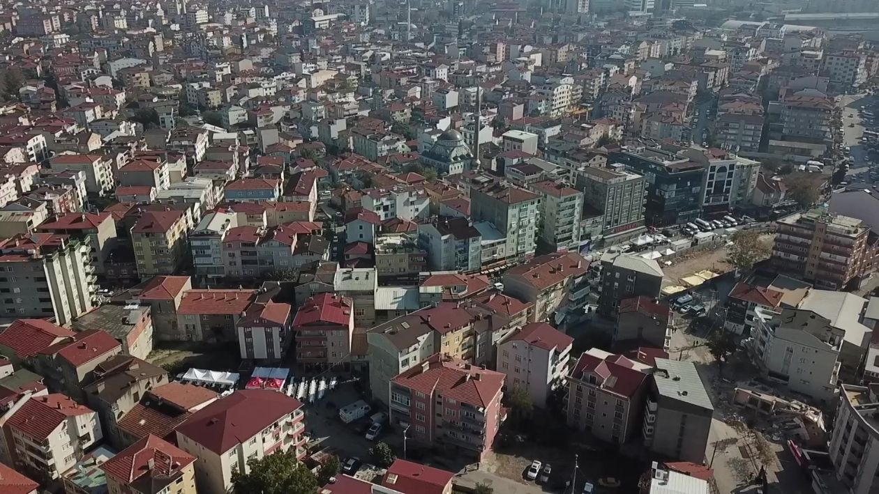 Gebze’de Yıkımın Ardından Korku Sürüyor 300 Metrelik Riskli Bölge Havadan Görüntülendi (3)