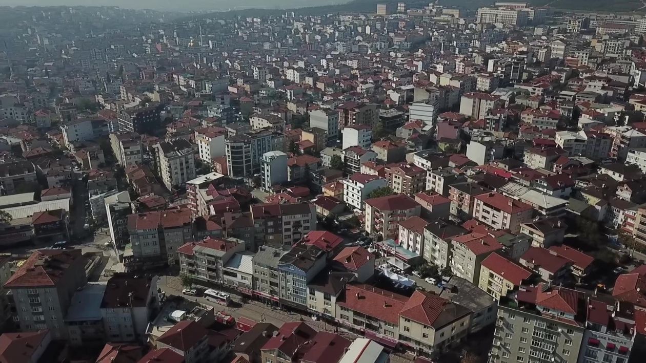 Gebze’de Yıkımın Ardından Korku Sürüyor 300 Metrelik Riskli Bölge Havadan Görüntülendi (4)