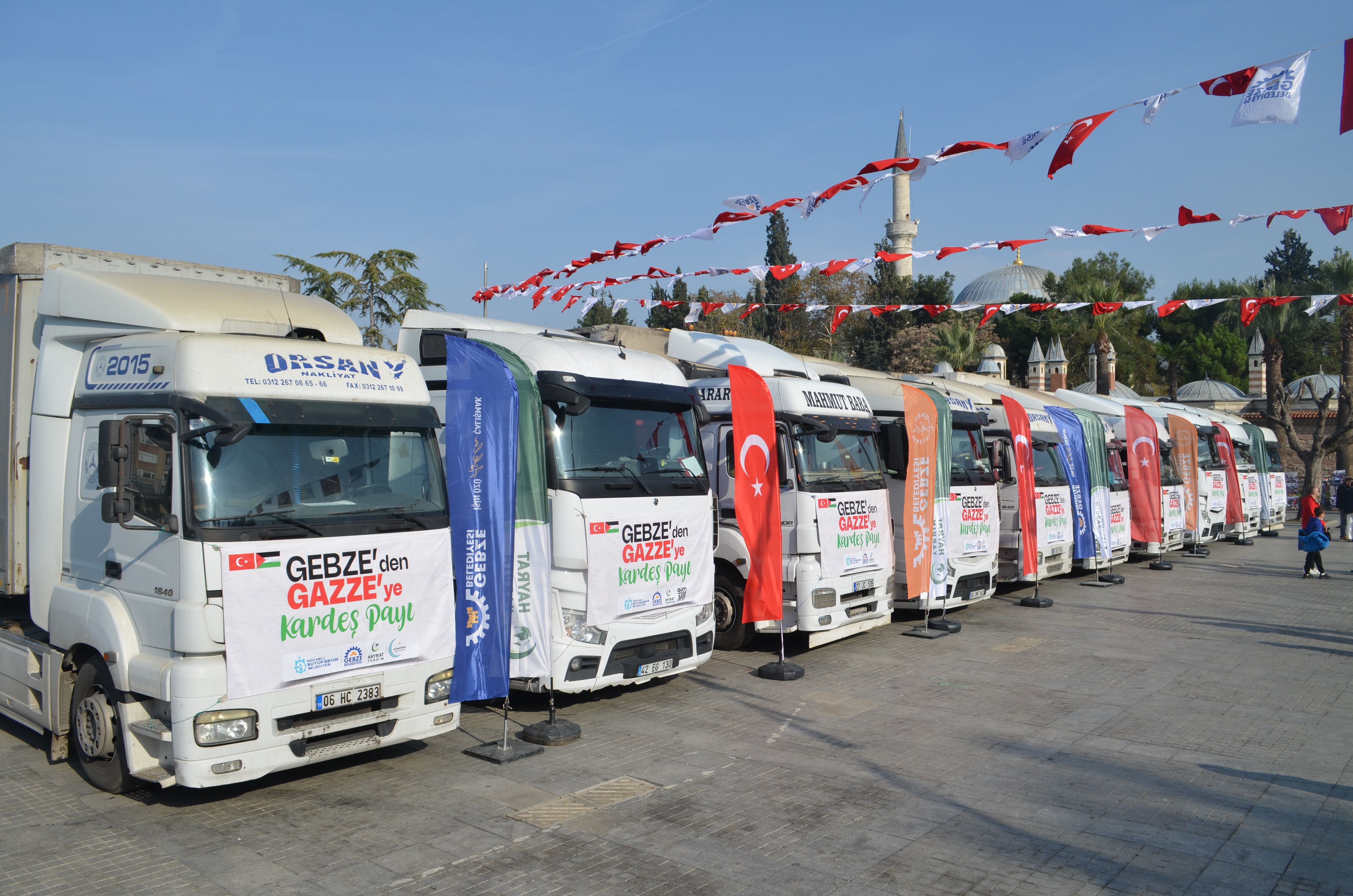 Gebze’den Gazze’ye 10 Tır İnsani Yardım Dualarla Uğurlandı (2)