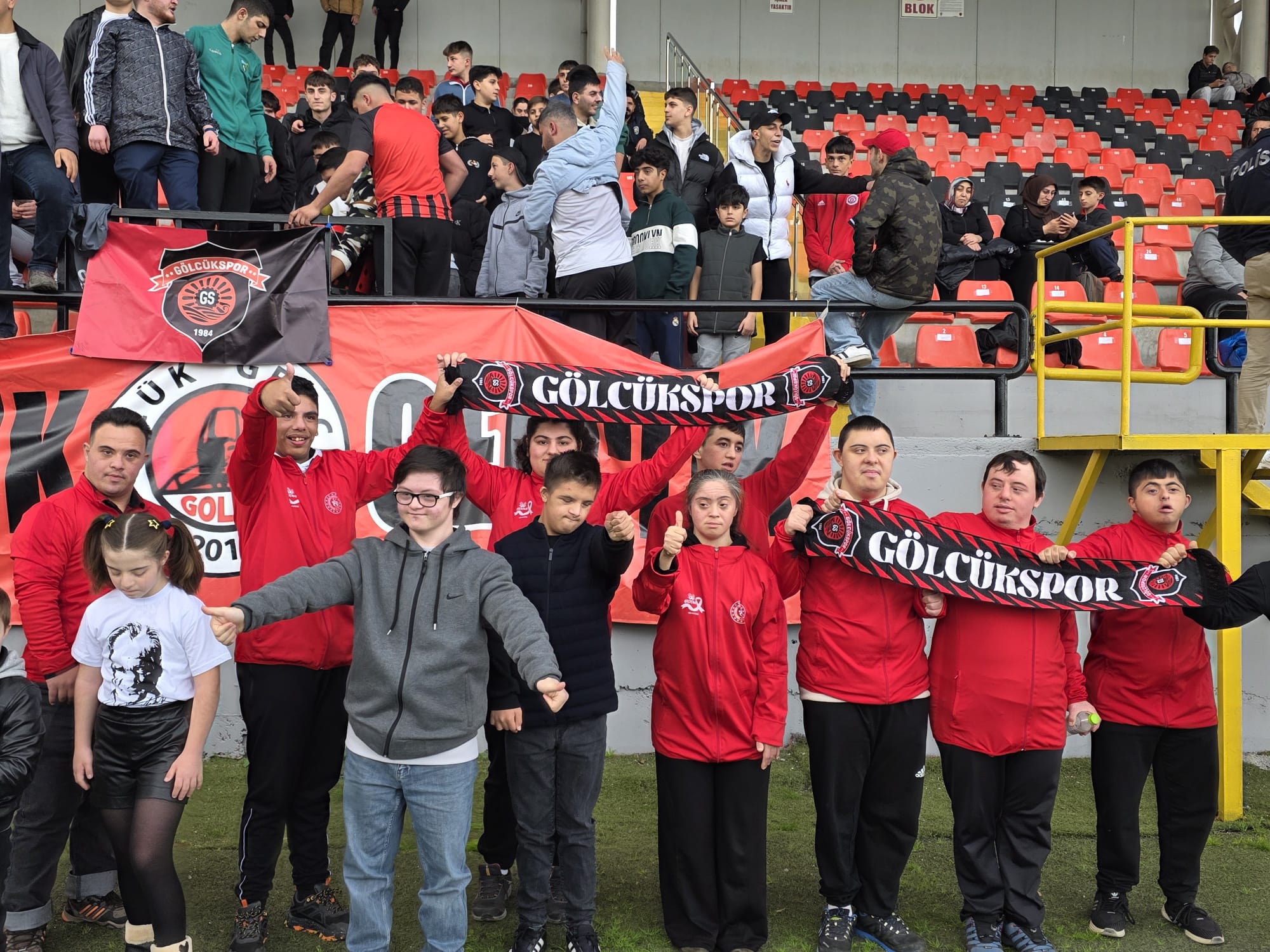 Gölcük’te Down Sendromlu Çocuklardan Anlamlı Maç Ziyareti (10)