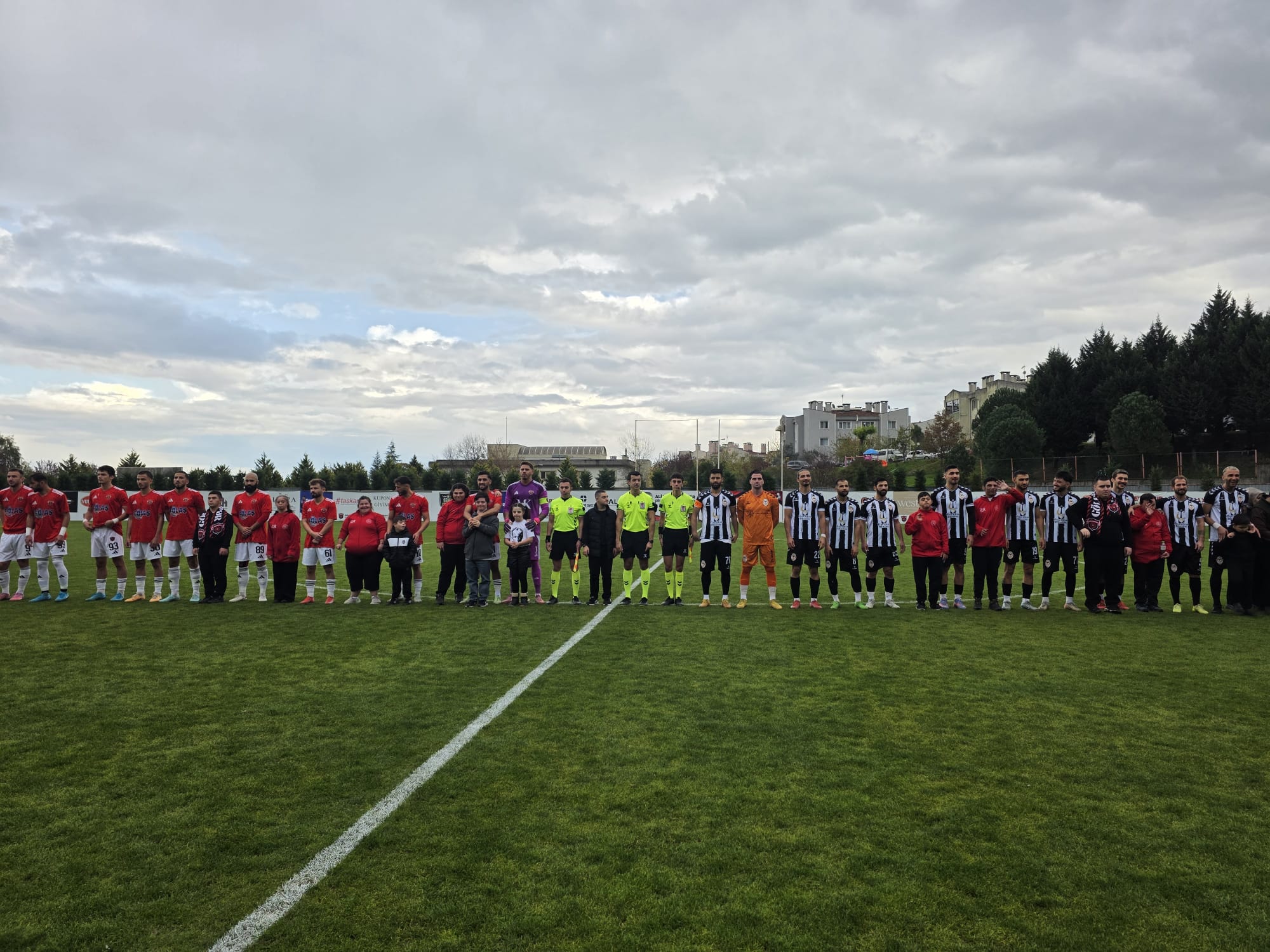 Gölcük’te Down Sendromlu Çocuklardan Anlamlı Maç Ziyareti (7)