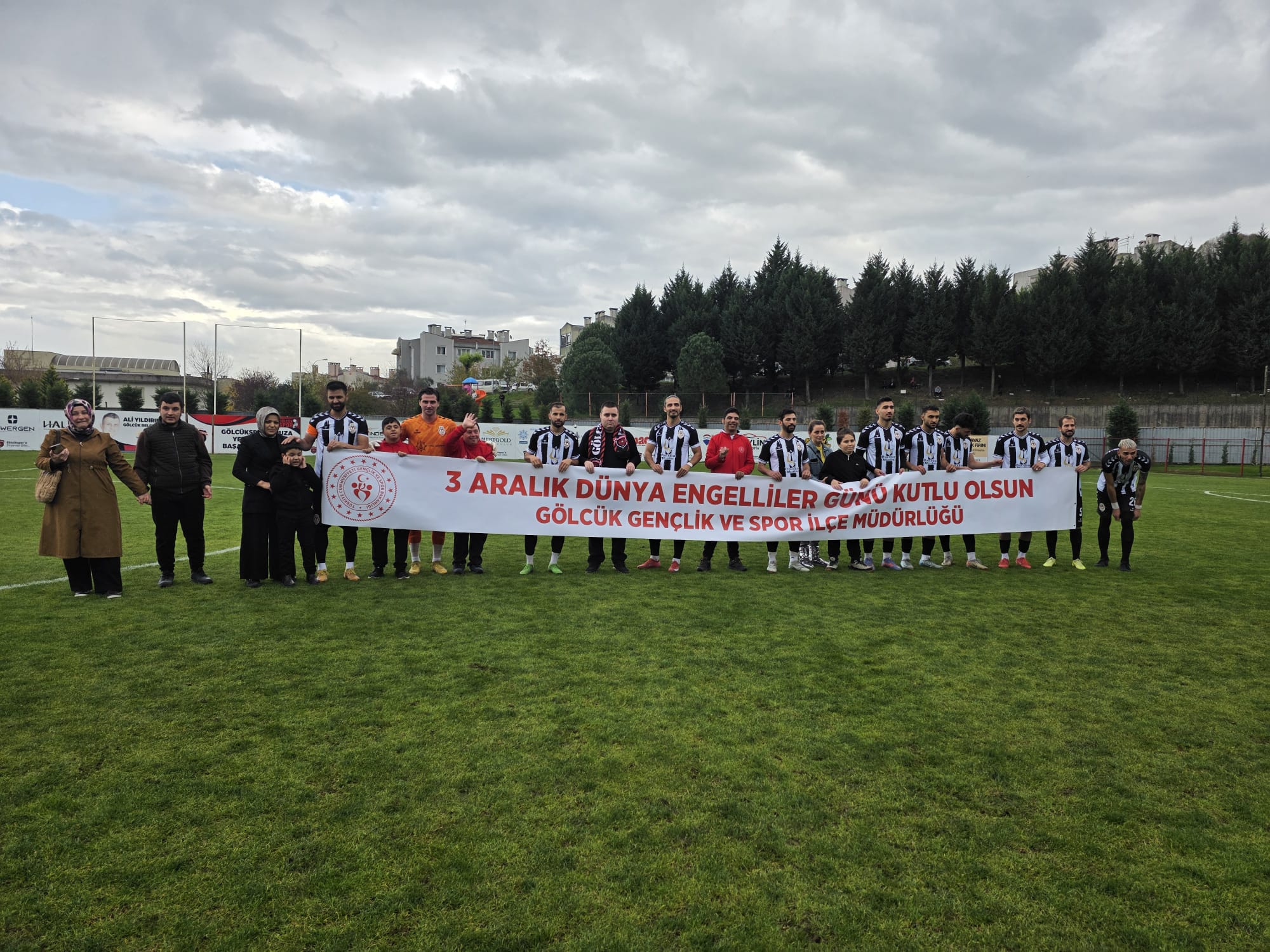 Gölcük’te Down Sendromlu Çocuklardan Anlamlı Maç Ziyareti (8)