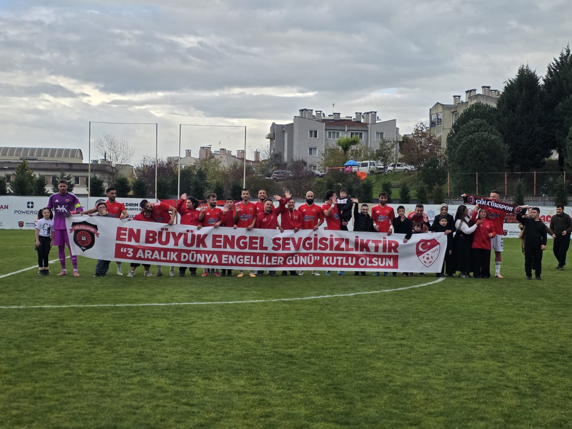 Gölcük’te Down Sendromlu Çocuklardan Anlamlı Maç Ziyareti (9)