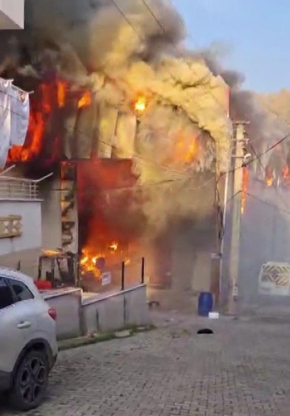 Günlerdir Yaşam Mücadelesi Veriyordu! Dilovası'nda Ki Yangında Ölü Sayısı 7'Ye Yükseldi 03