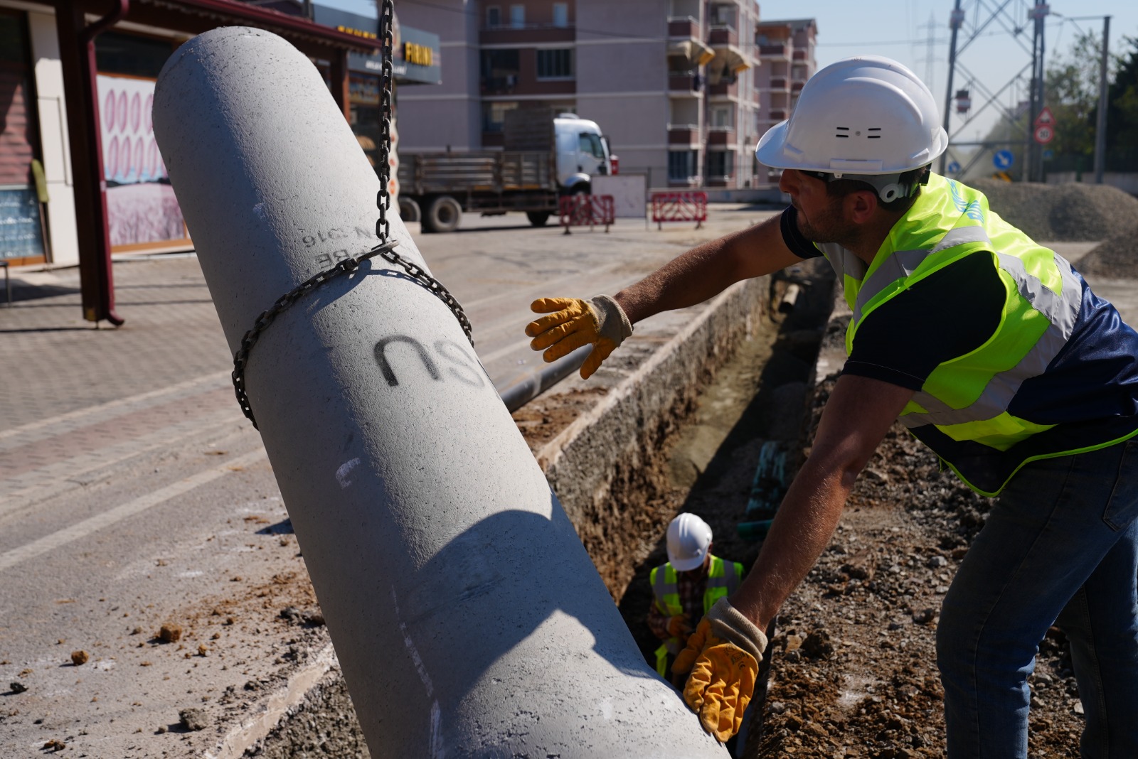 İsu, Gölcük Çi̇ftli̇k Mahallesi̇’nde 48 Ki̇lometreli̇k Altyapi Yeni̇lemesi̇ni̇ Tamamladi (5)