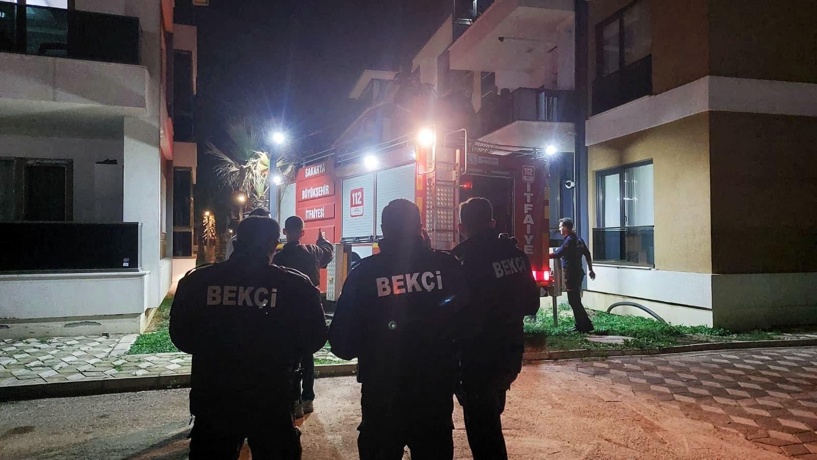 İtfaiye Balkondan Girip Kurtardı (3)