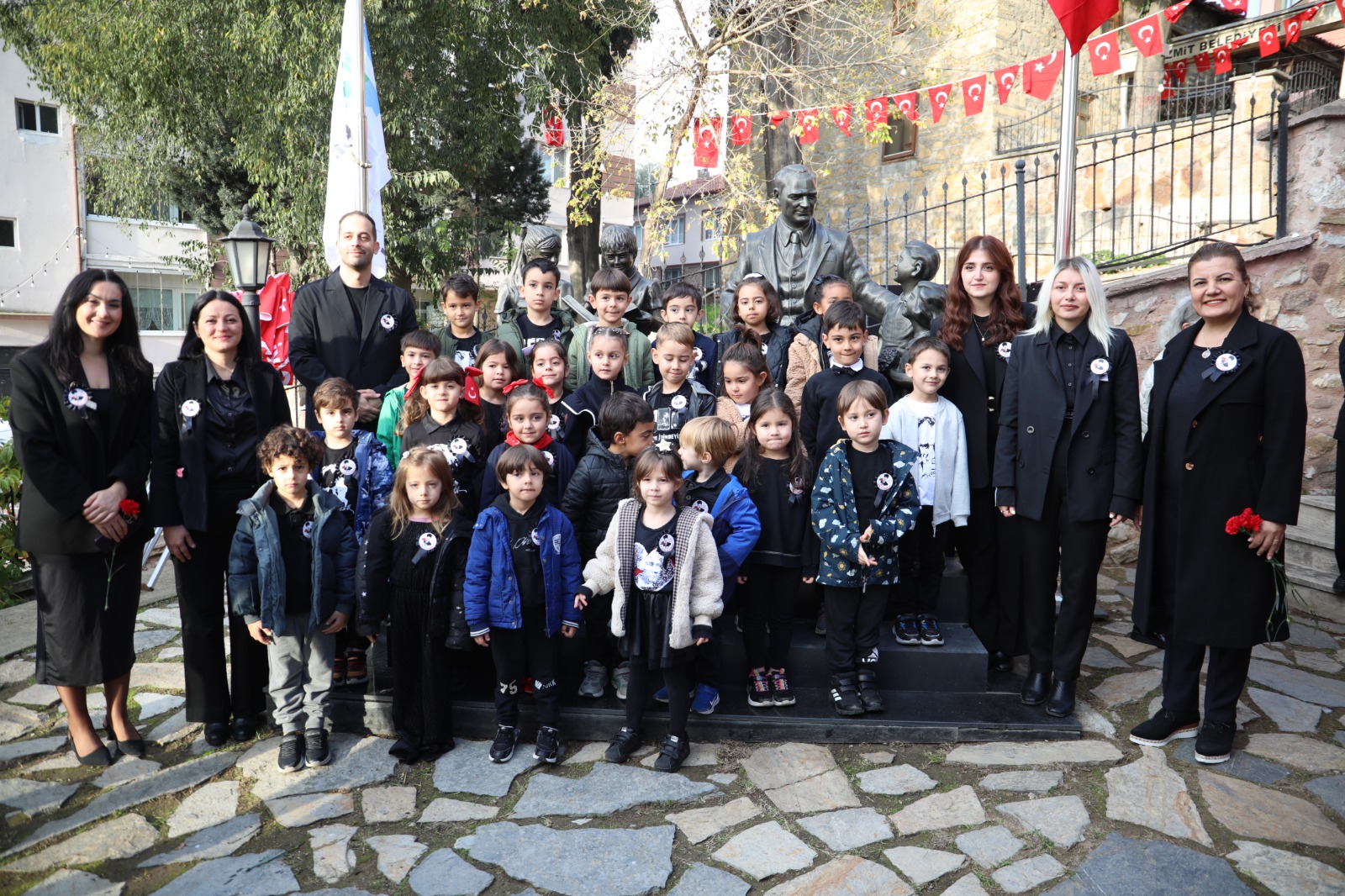 İzmit Belediyesi Atatürkü Andı (8)