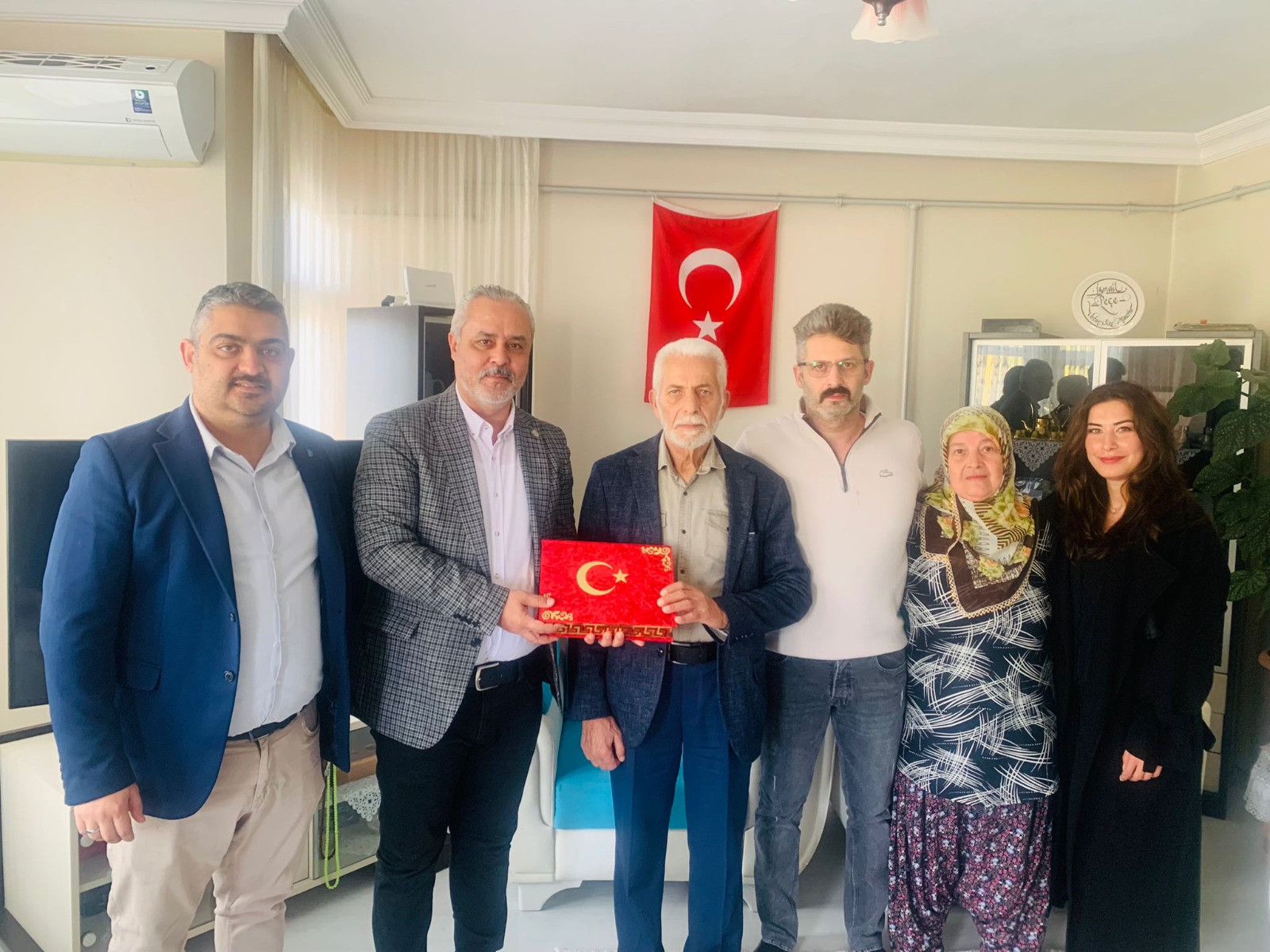 Izmit Belediyesinden Basiskele'de Kibris Gazilerine Anlamli Ziyaret (1)-1