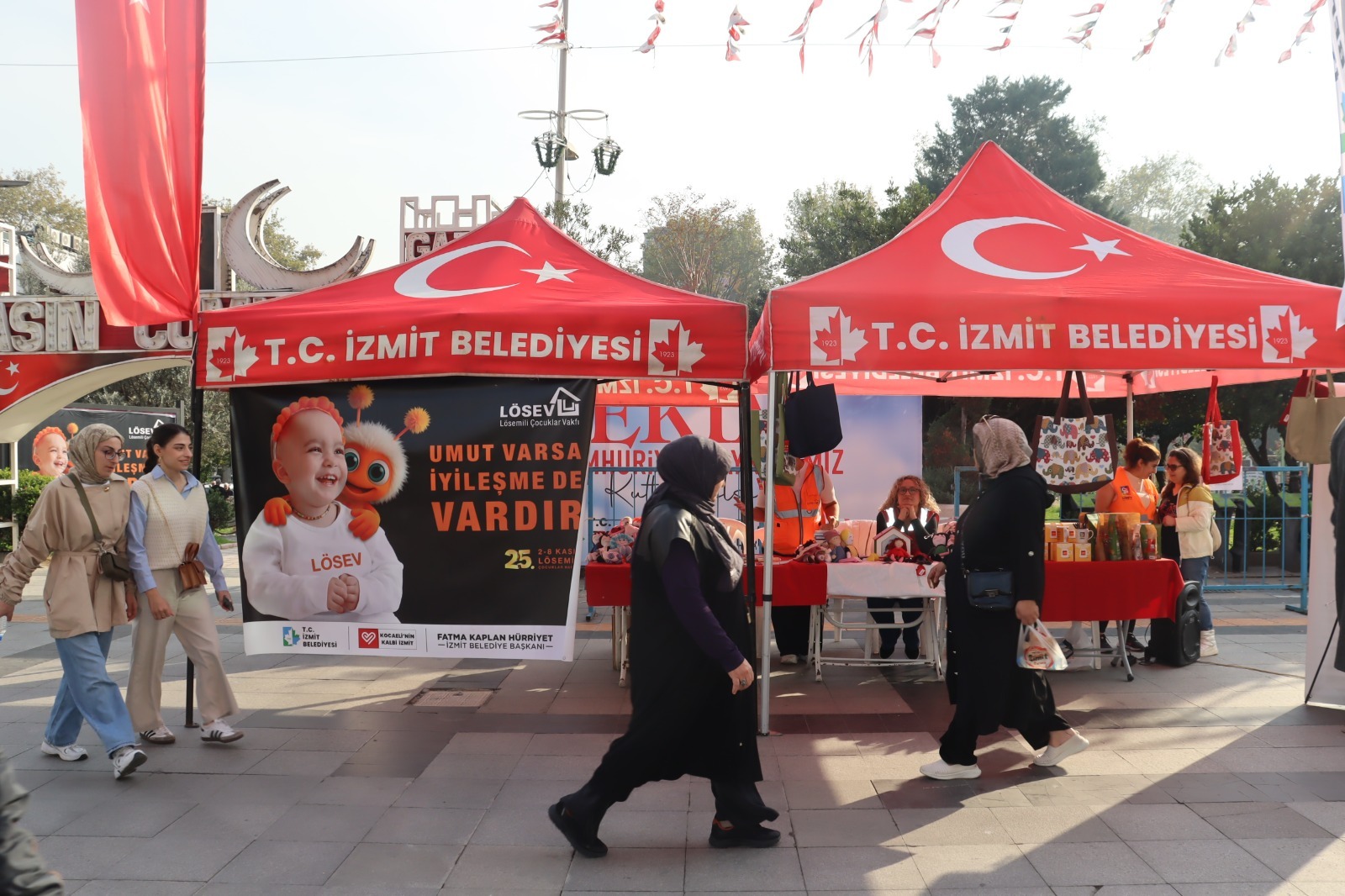 İzmit Belediyesi’nden Lösev’e Destek! Stantlar Bu Kez Lösev İçin Kuruldu 2
