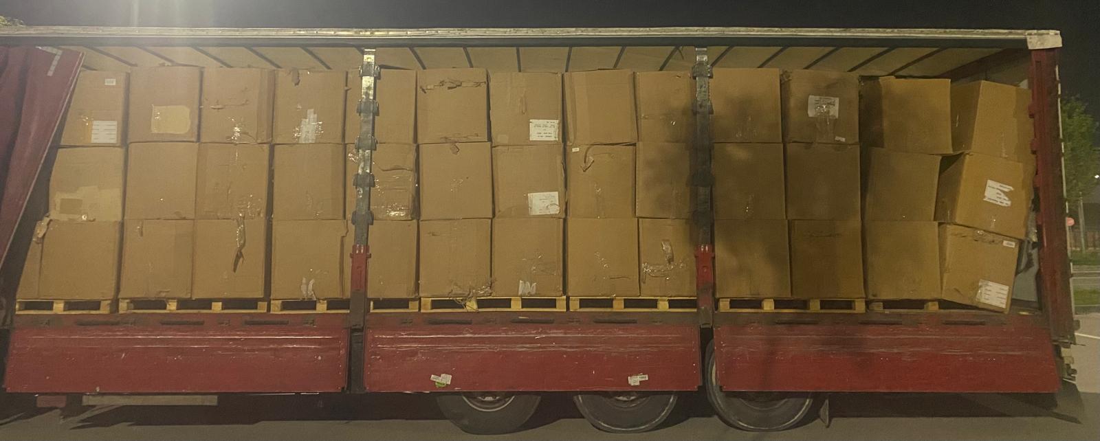 İzmit'te Kaçakçılık Operasyonu! Tonlarca Tütün Ele Geçirildi