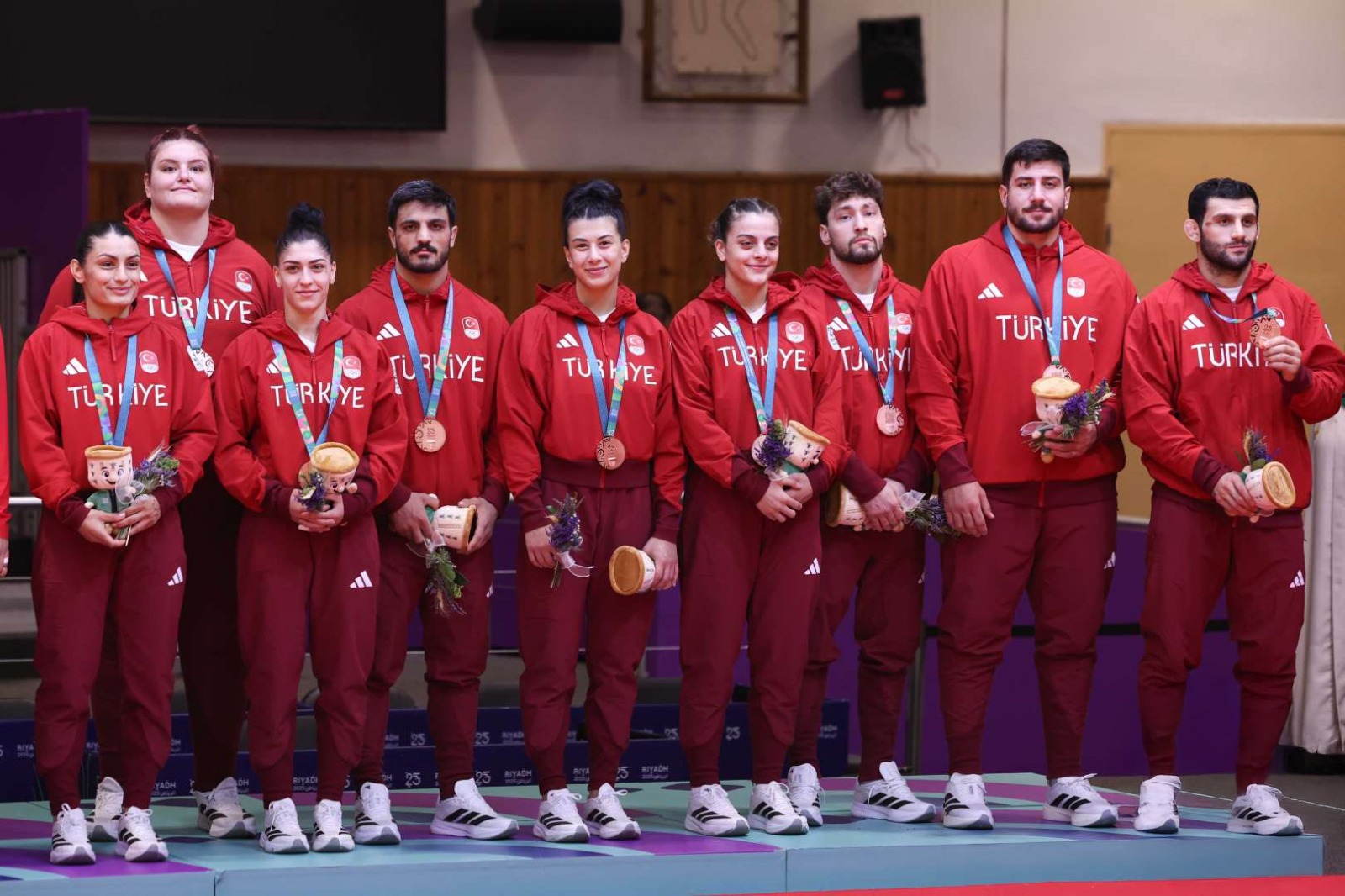 Kağıtspor, Riyad'dan Madalya Taşıyor (2)