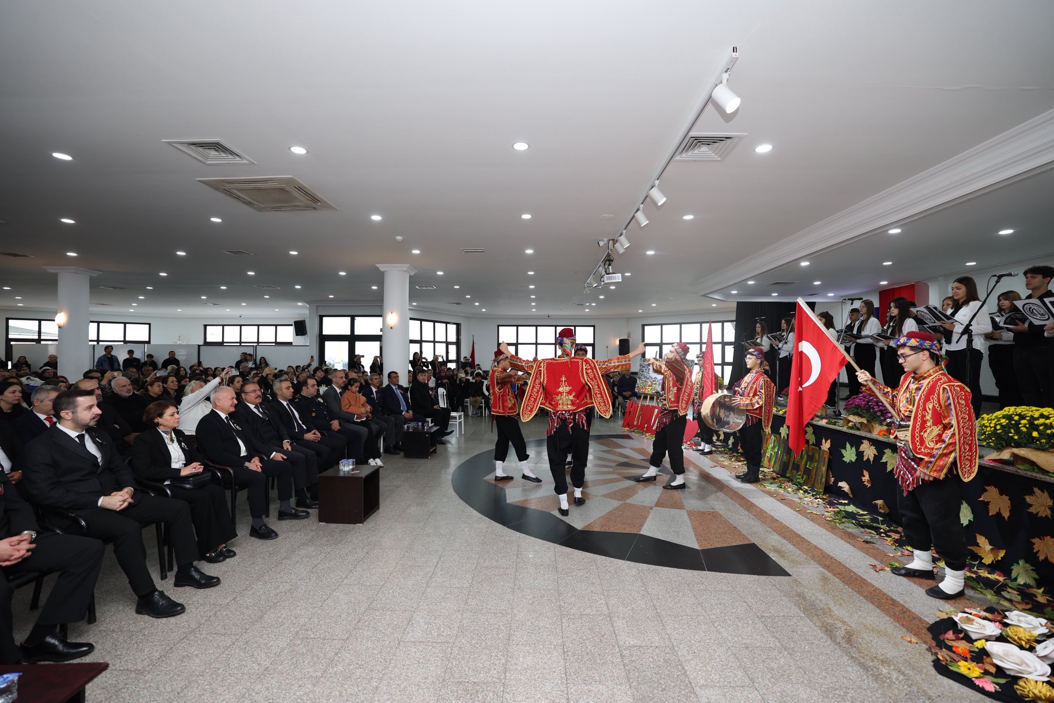 Karamürsel’de 10 Kasım Atatürk’ü Anma Programı Gerçekleşti (7)