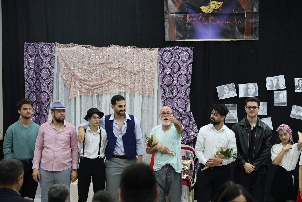 Kartepe Belediyesi’nde Tiyatroya Yoğun İlgi(2)